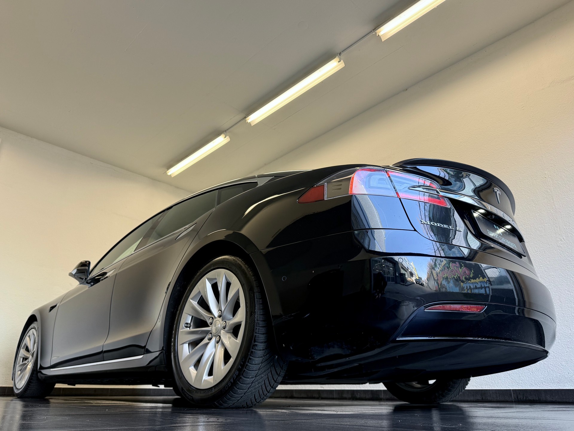 TESLA Model S 75 D - 9