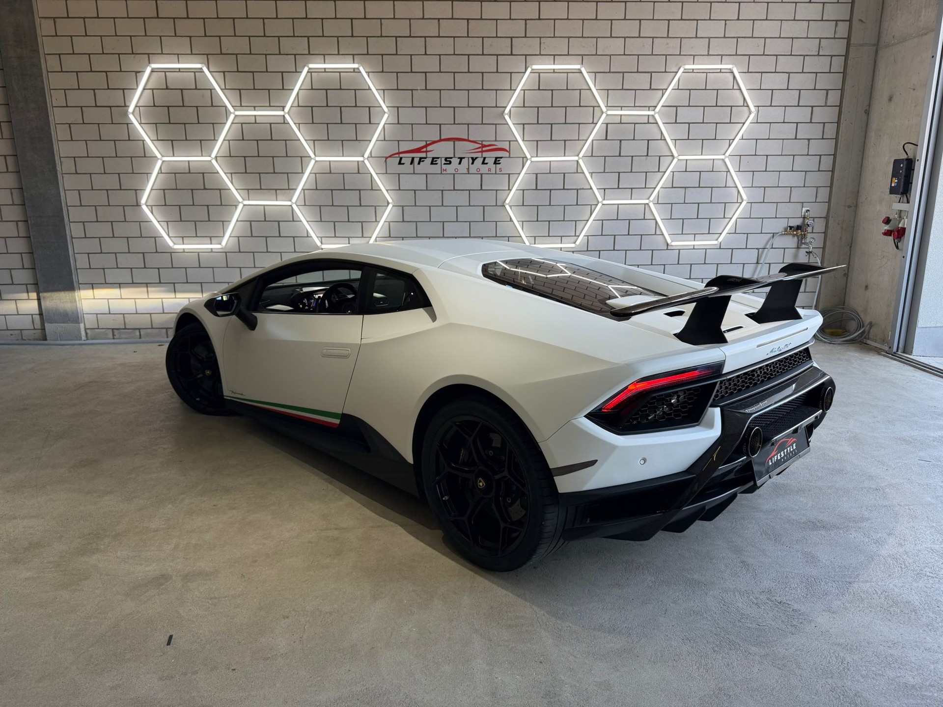 LAMBORGHINI Huracan LP640-4 Coupé Performante DCT - 4