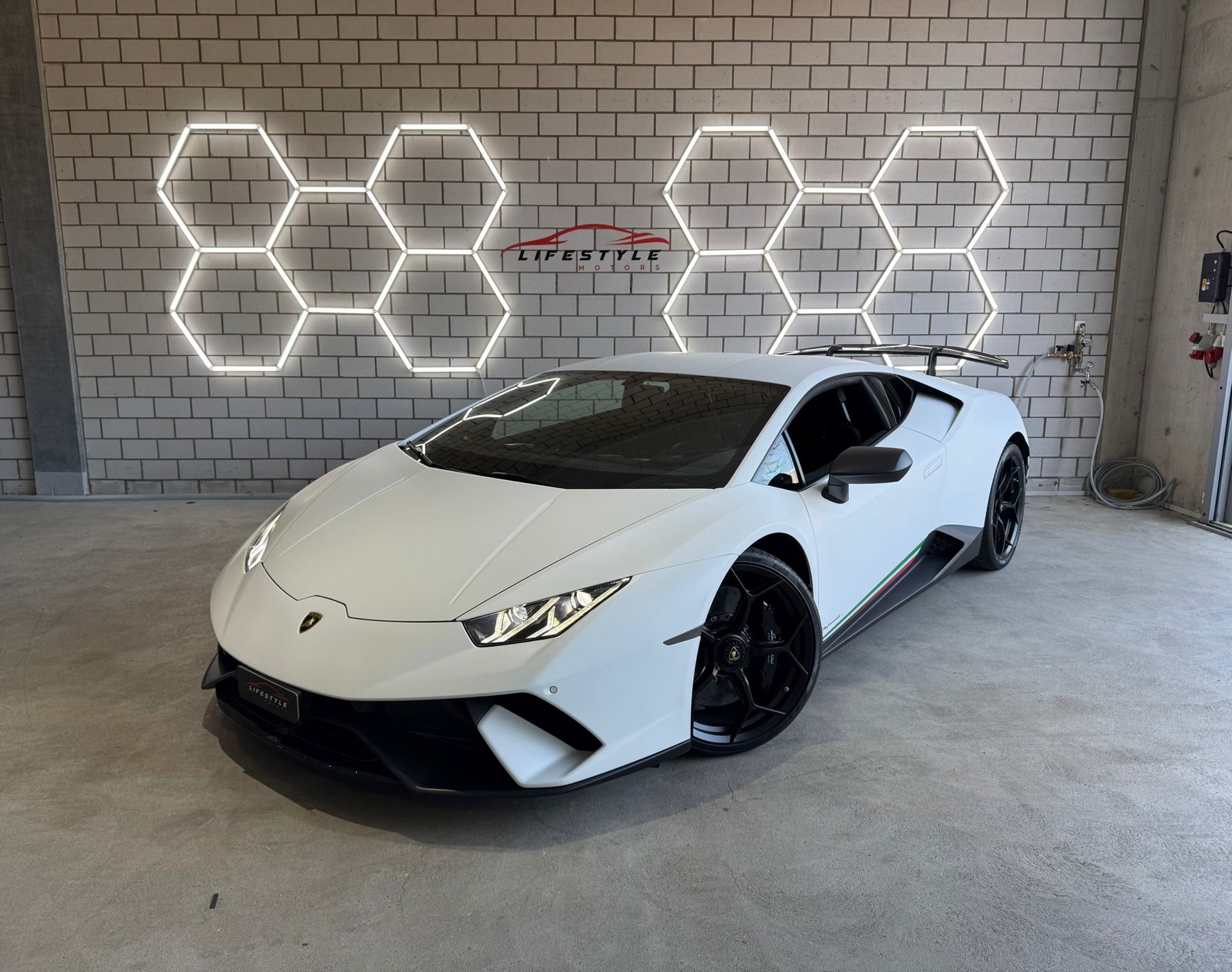 LAMBORGHINI Huracan LP640-4 Coupé Performante DCT
