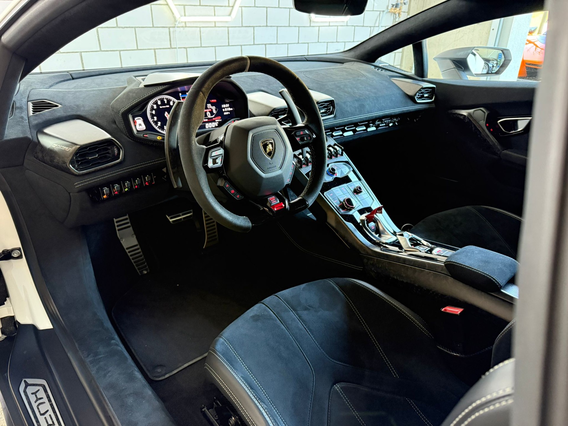 LAMBORGHINI Huracan LP640-4 Coupé Performante DCT - 9