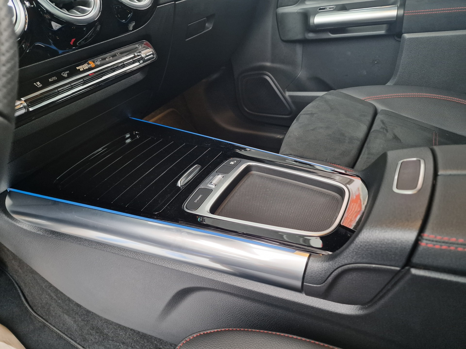 MERCEDES-BENZ GLA 220 4Matic 8G-DCT AMG Line 8xAlu Multibeam - 12