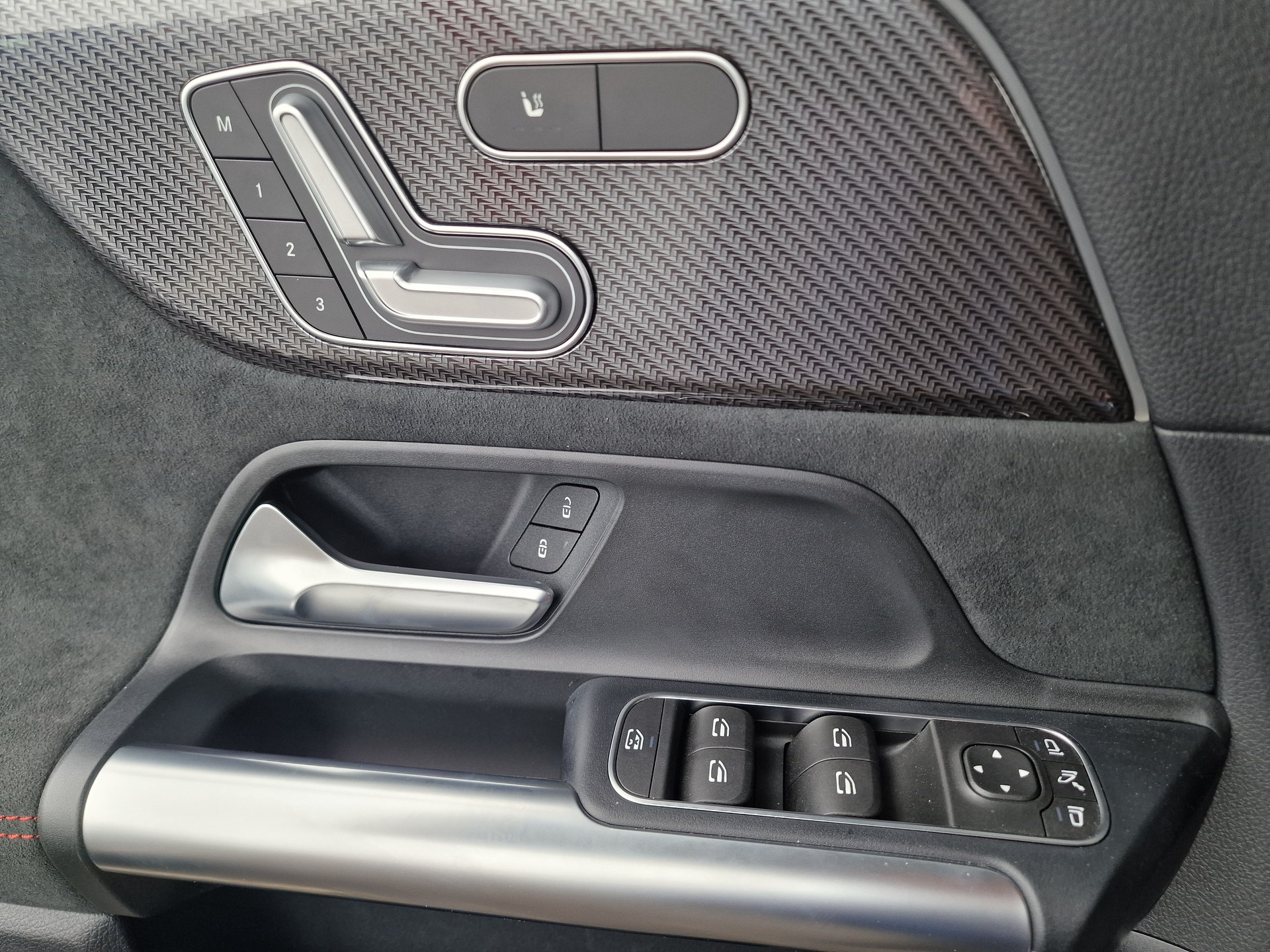 MERCEDES-BENZ GLA 220 4Matic 8G-DCT AMG Line 8xAlu Multibeam - 23