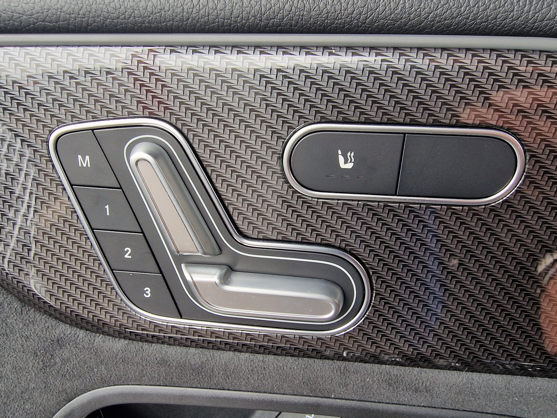 MERCEDES-BENZ GLA 220 4Matic 8G-DCT AMG Line 8xAlu Multibeam - 24