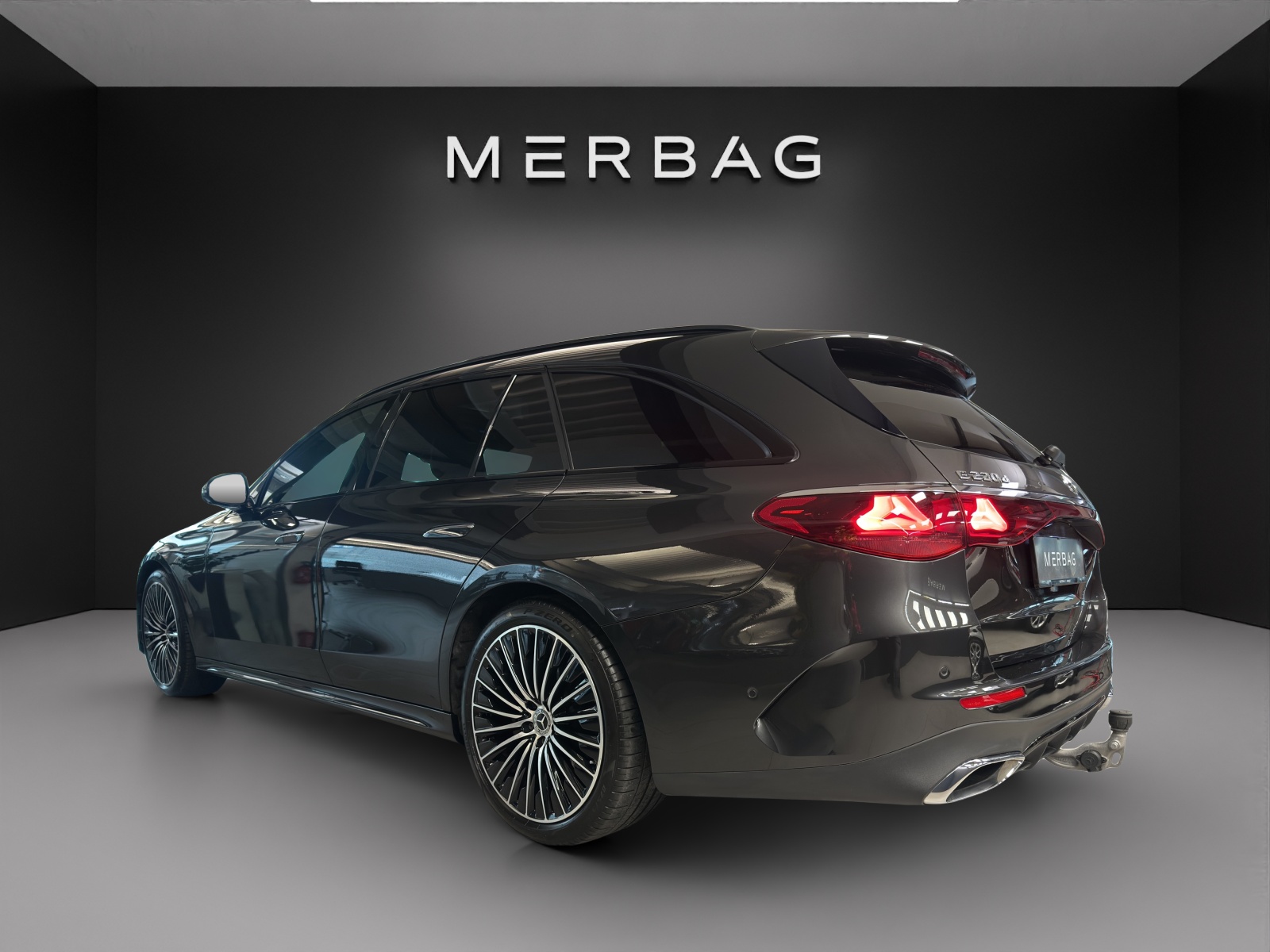 MERCEDES-BENZ E 220 d T 4M 9G-Tronic AMG Line - 4