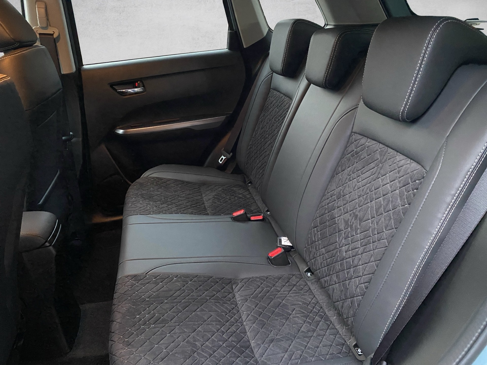 SUZUKI Vitara 1.4 Boosterjet Compact Top 4x4 Hybrid Automatic - 11