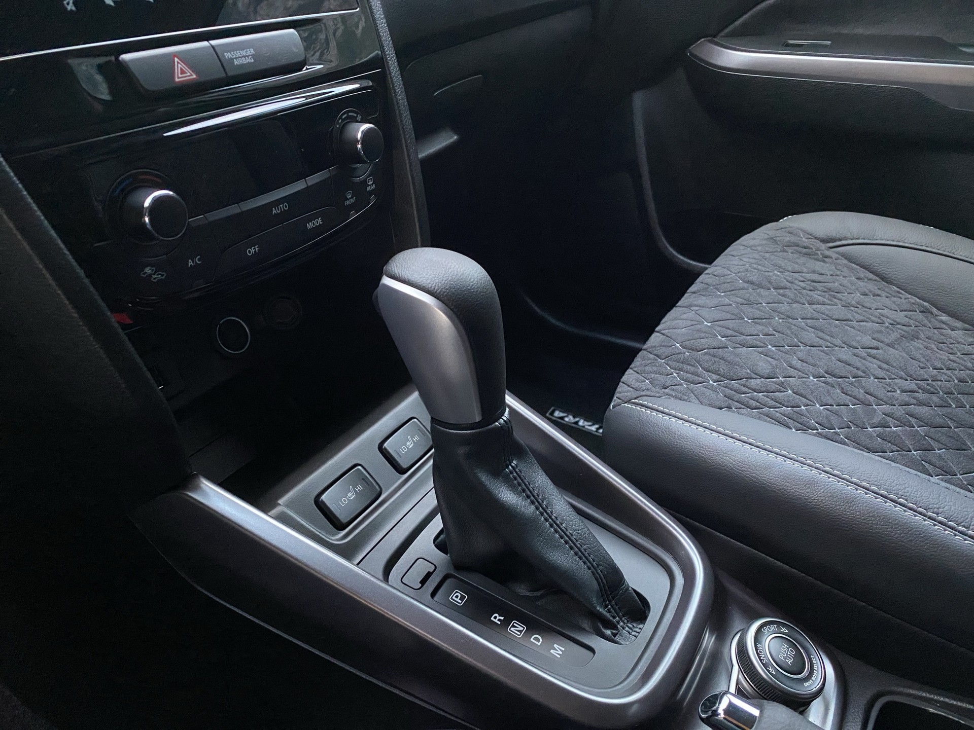 SUZUKI Vitara 1.4 Boosterjet Compact Top 4x4 Hybrid Automatic - 14