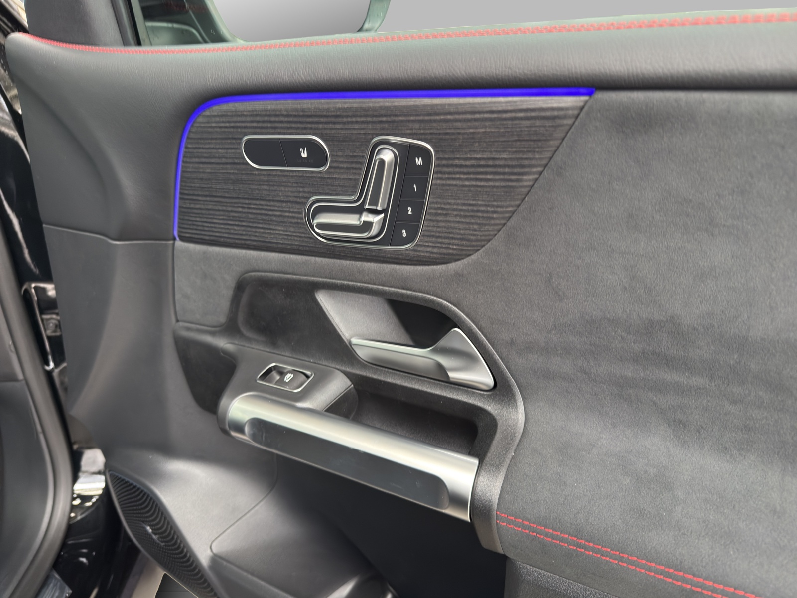 MERCEDES-BENZ GLB 220 d 4Matic 8G-Tronic - 17