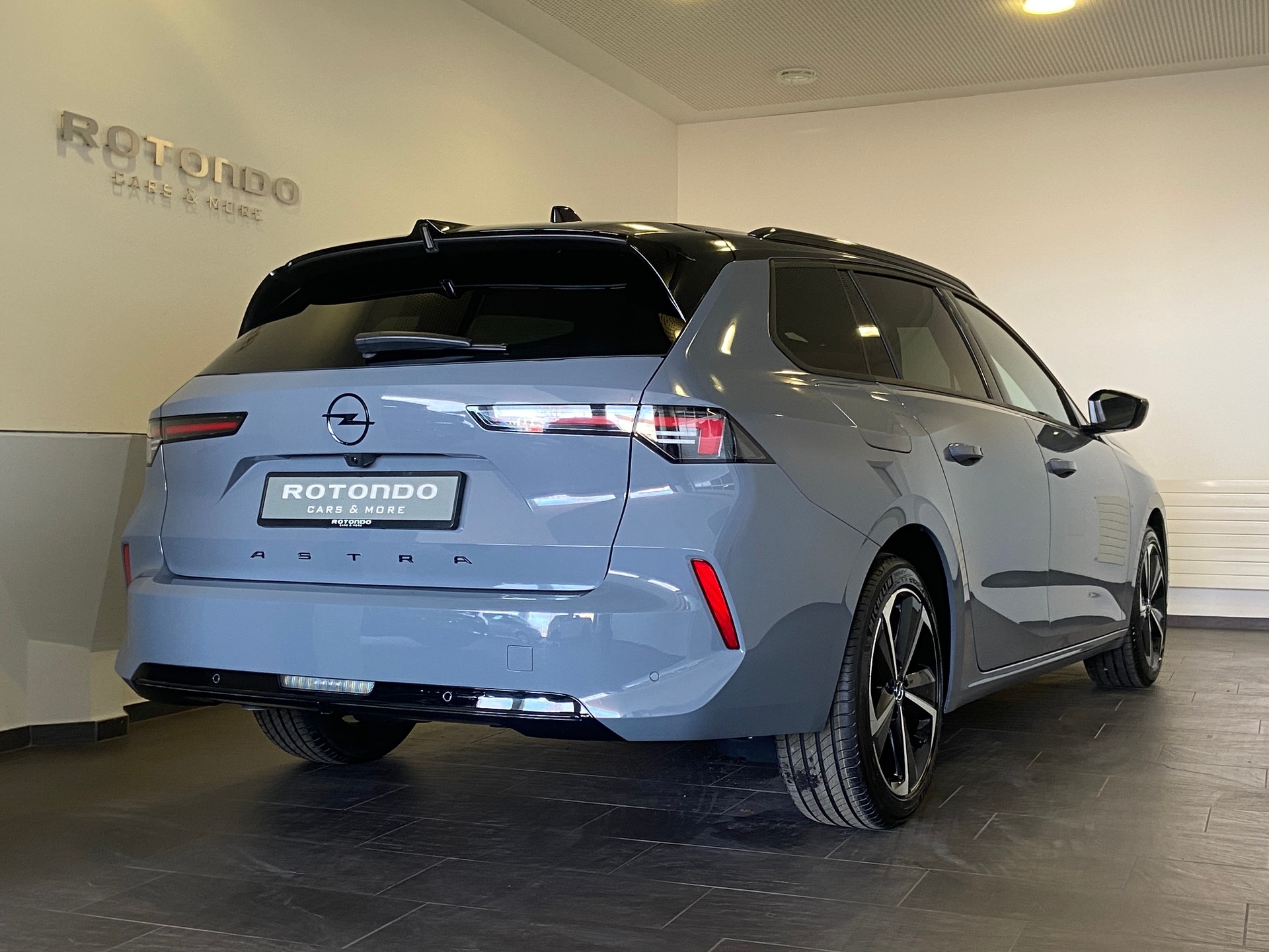 OPEL Astra Sports Tourer 1.2i Turbo GS Automat - 2