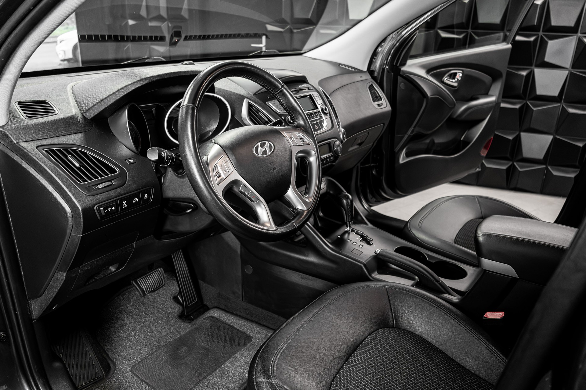 HYUNDAI iX 35 2.0 Style 4WD Automatic - 9