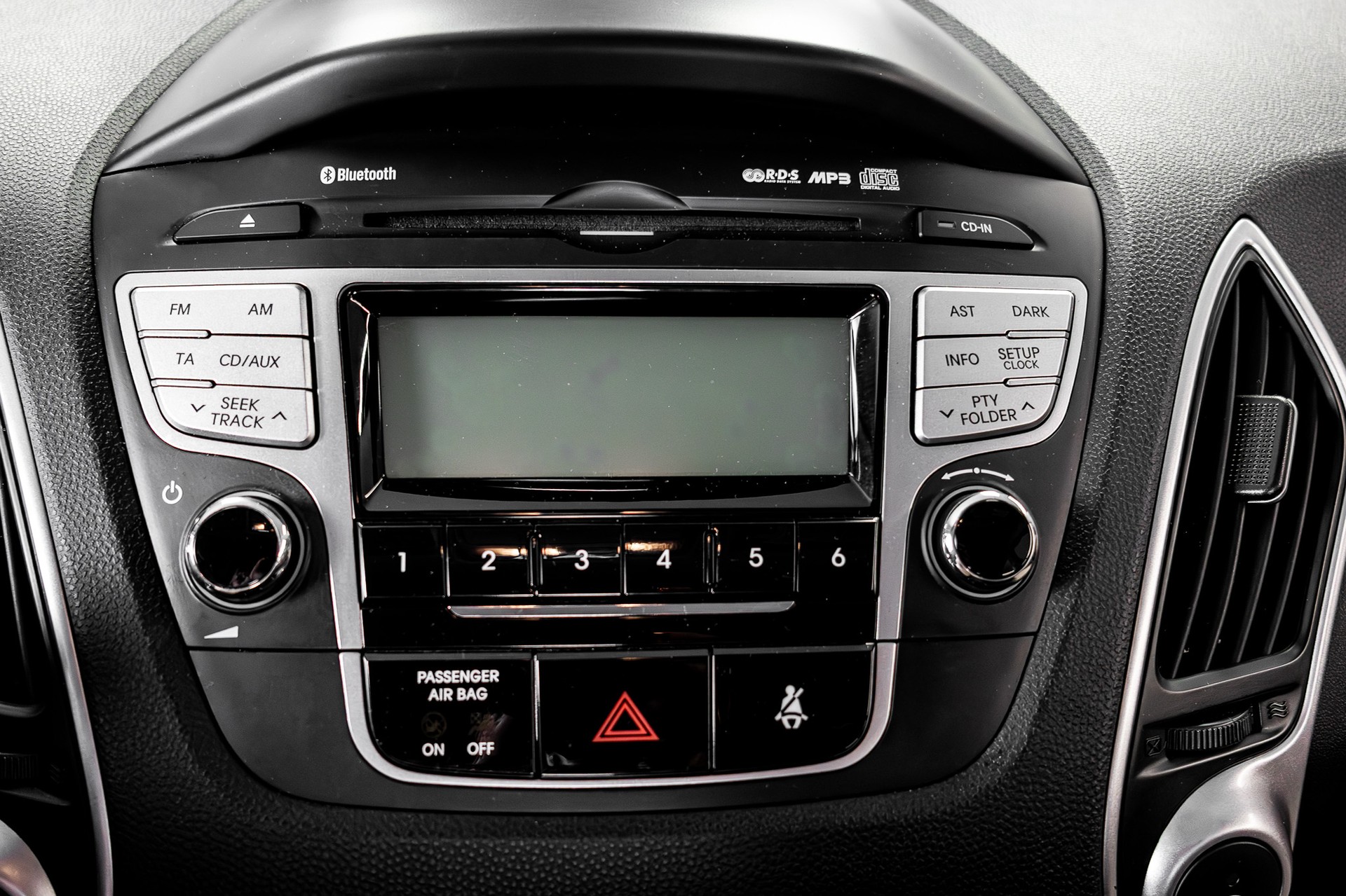 HYUNDAI iX 35 2.0 Style 4WD Automatic - 11