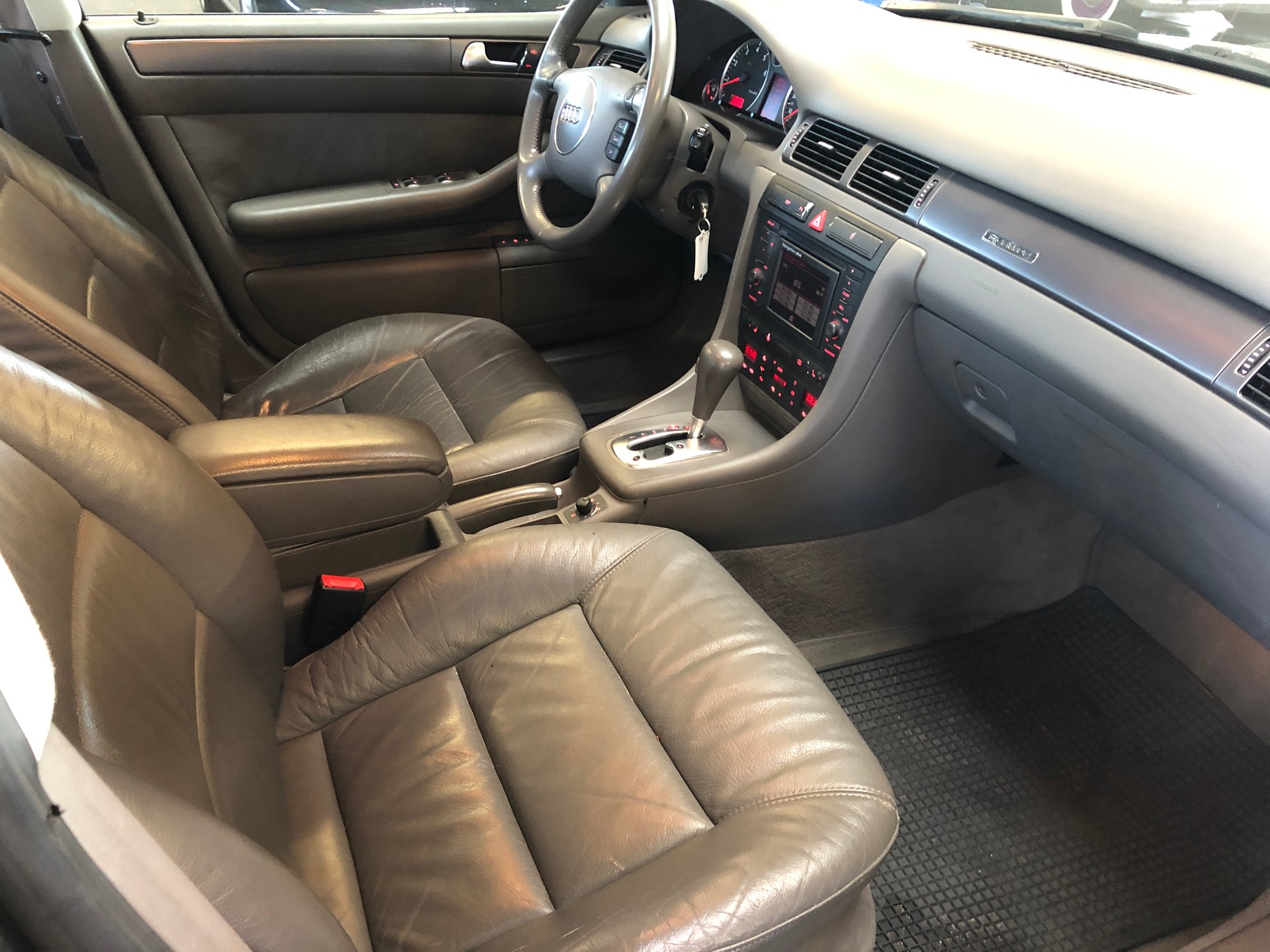 AUDI A6 Avant 3.0 quattro - 31