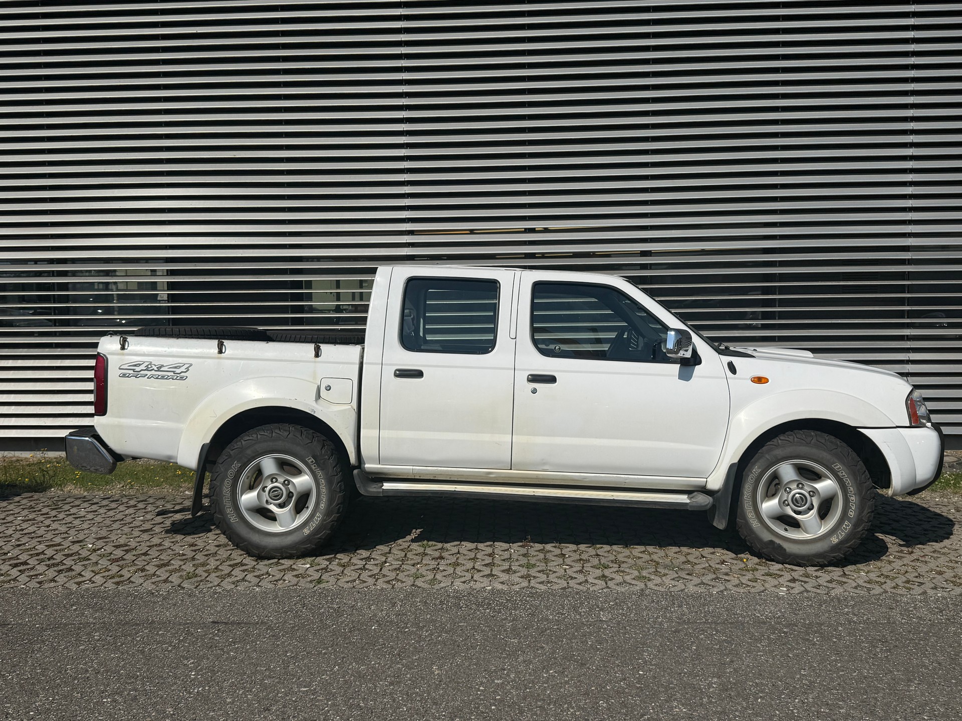 NISSAN Double Cab Navara 2.5 Di 4x4 - 6