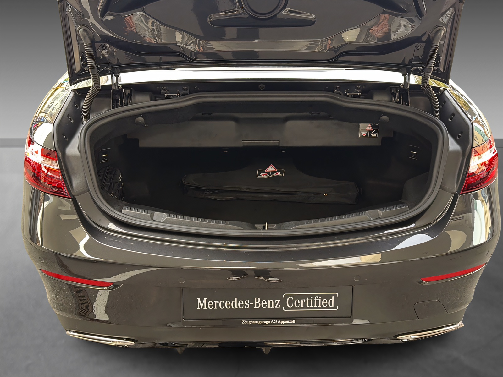 MERCEDES-BENZ E 200 4Matic Cabriolet - 15