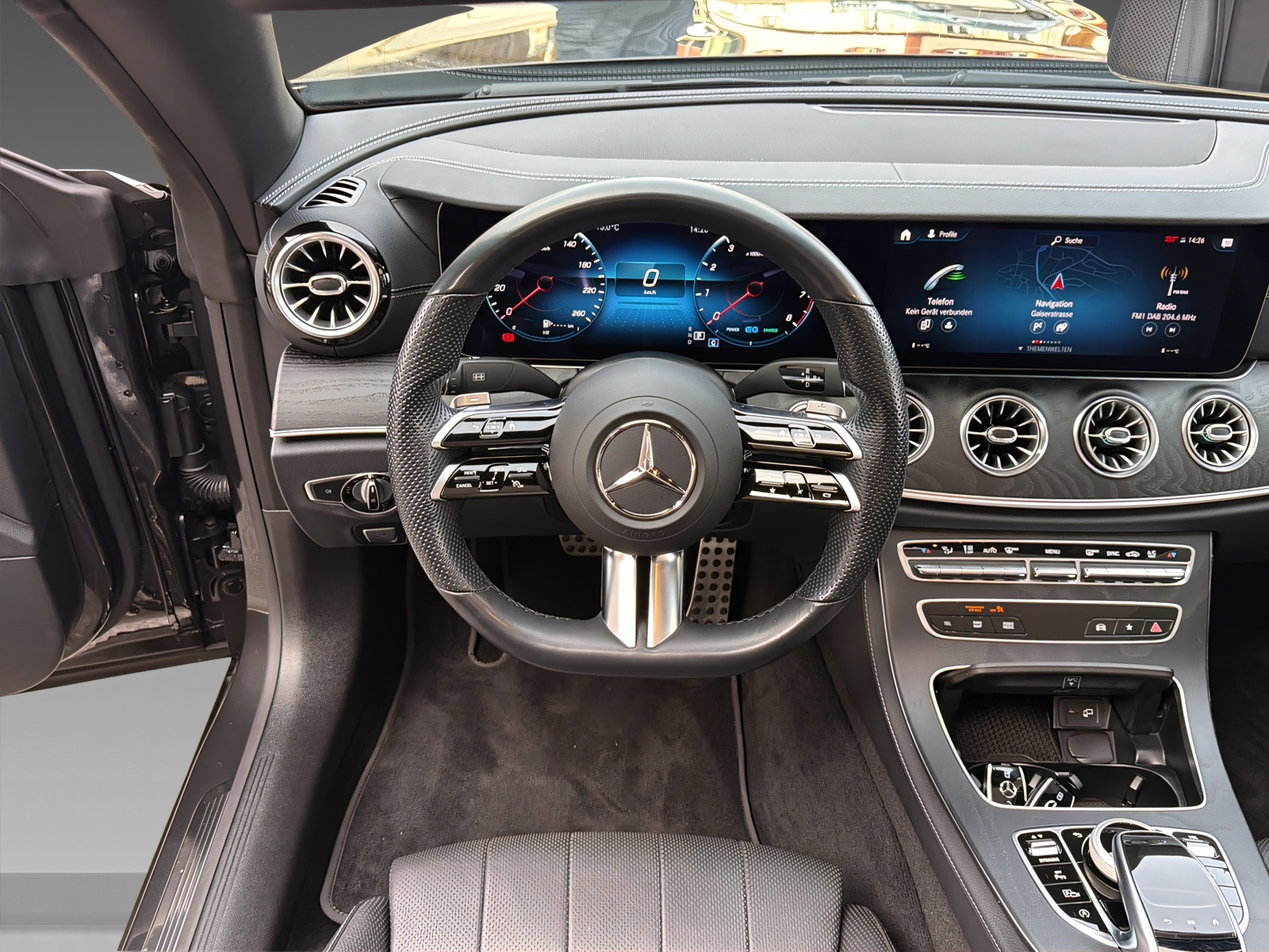 MERCEDES-BENZ E 200 4Matic Cabriolet - 8