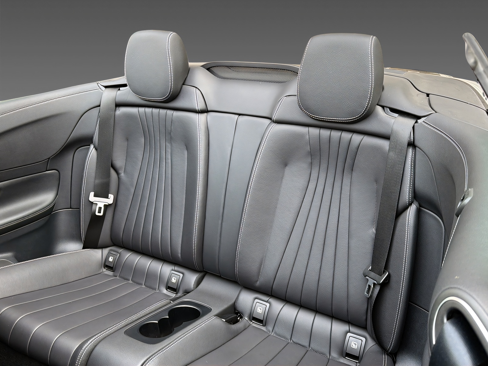 MERCEDES-BENZ E 200 4Matic Cabriolet - 10