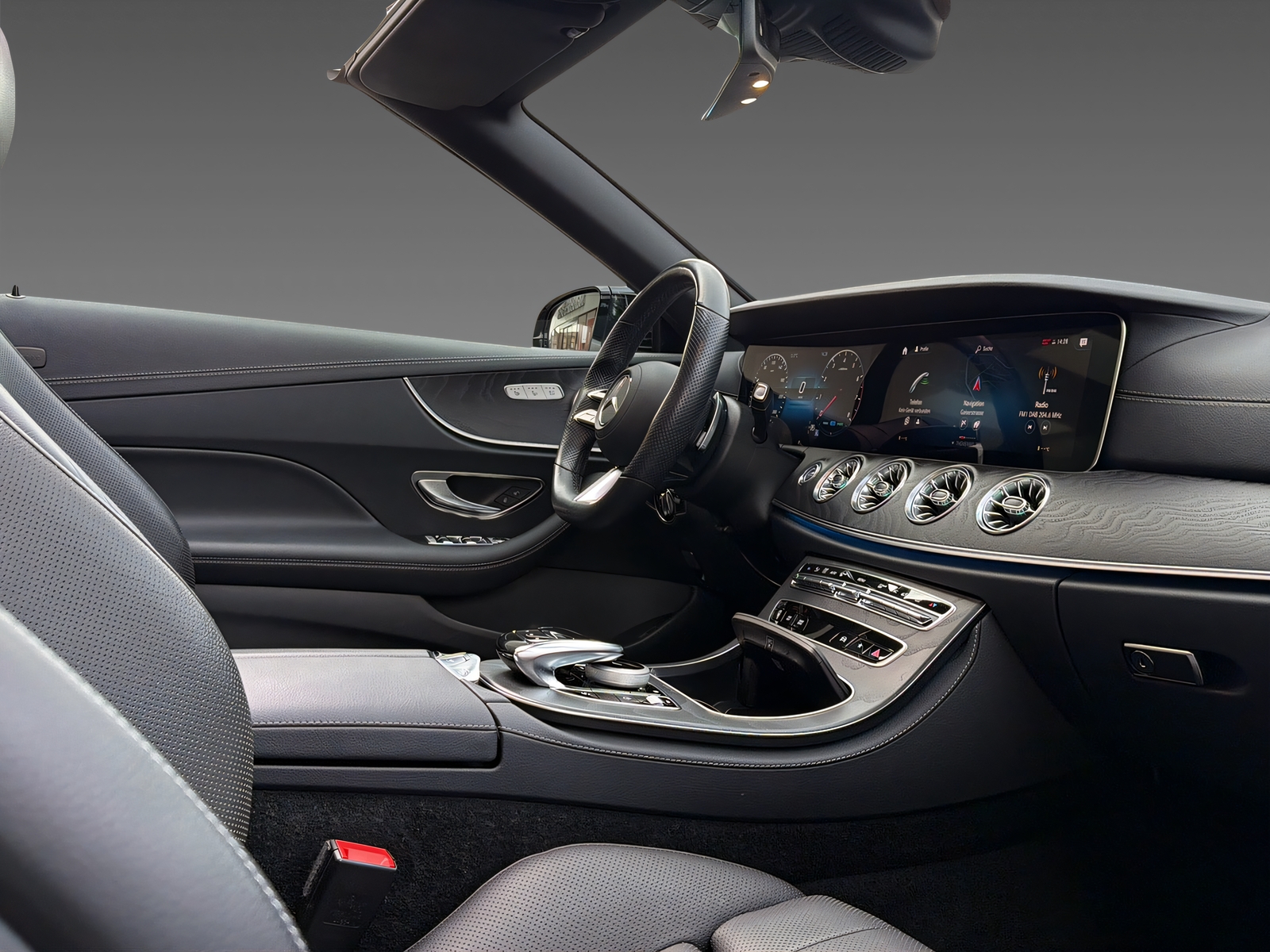 MERCEDES-BENZ E 200 4Matic Cabriolet - 16