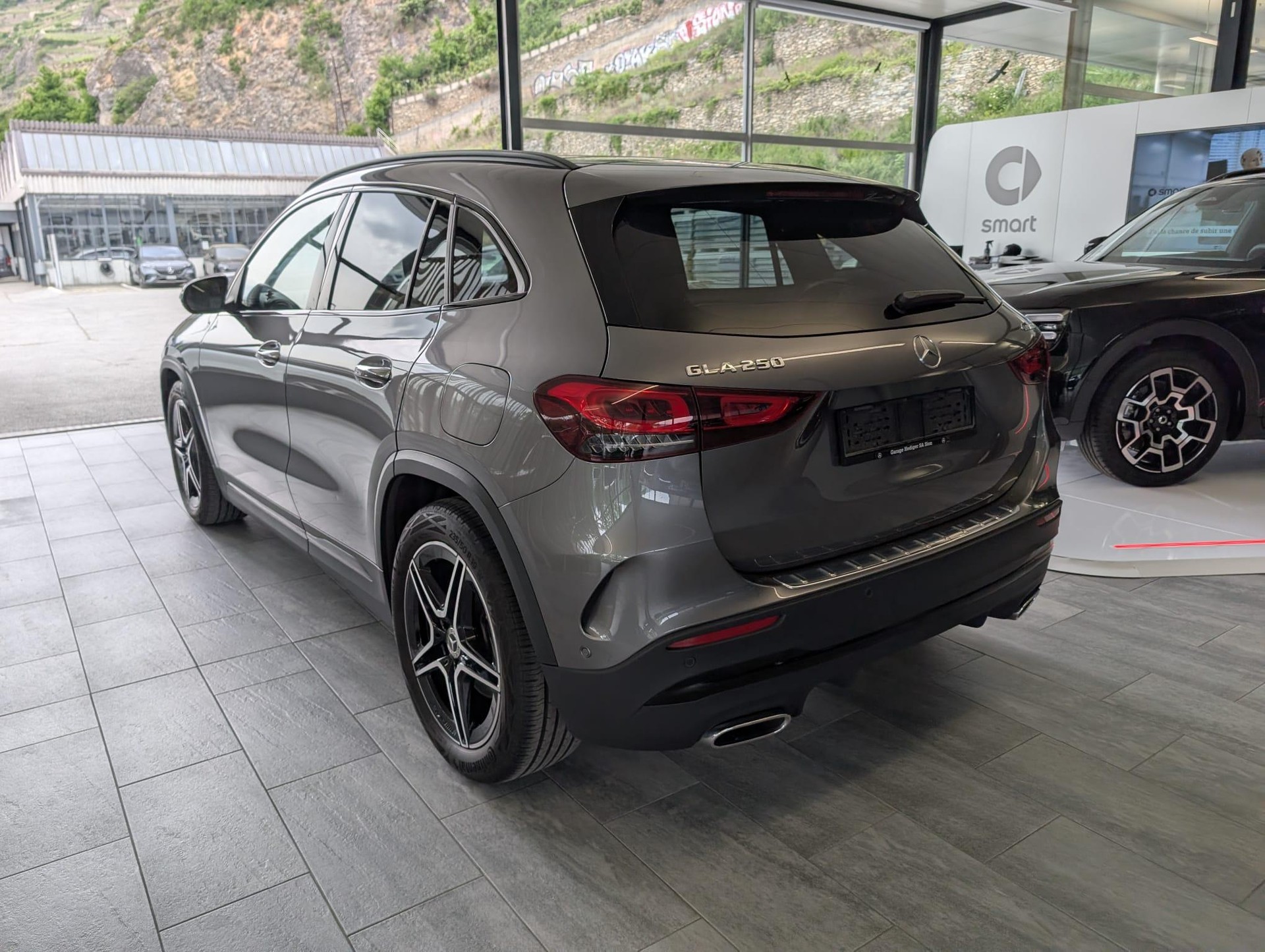MERCEDES-BENZ GLA 250 AMG Line 4matic - 3