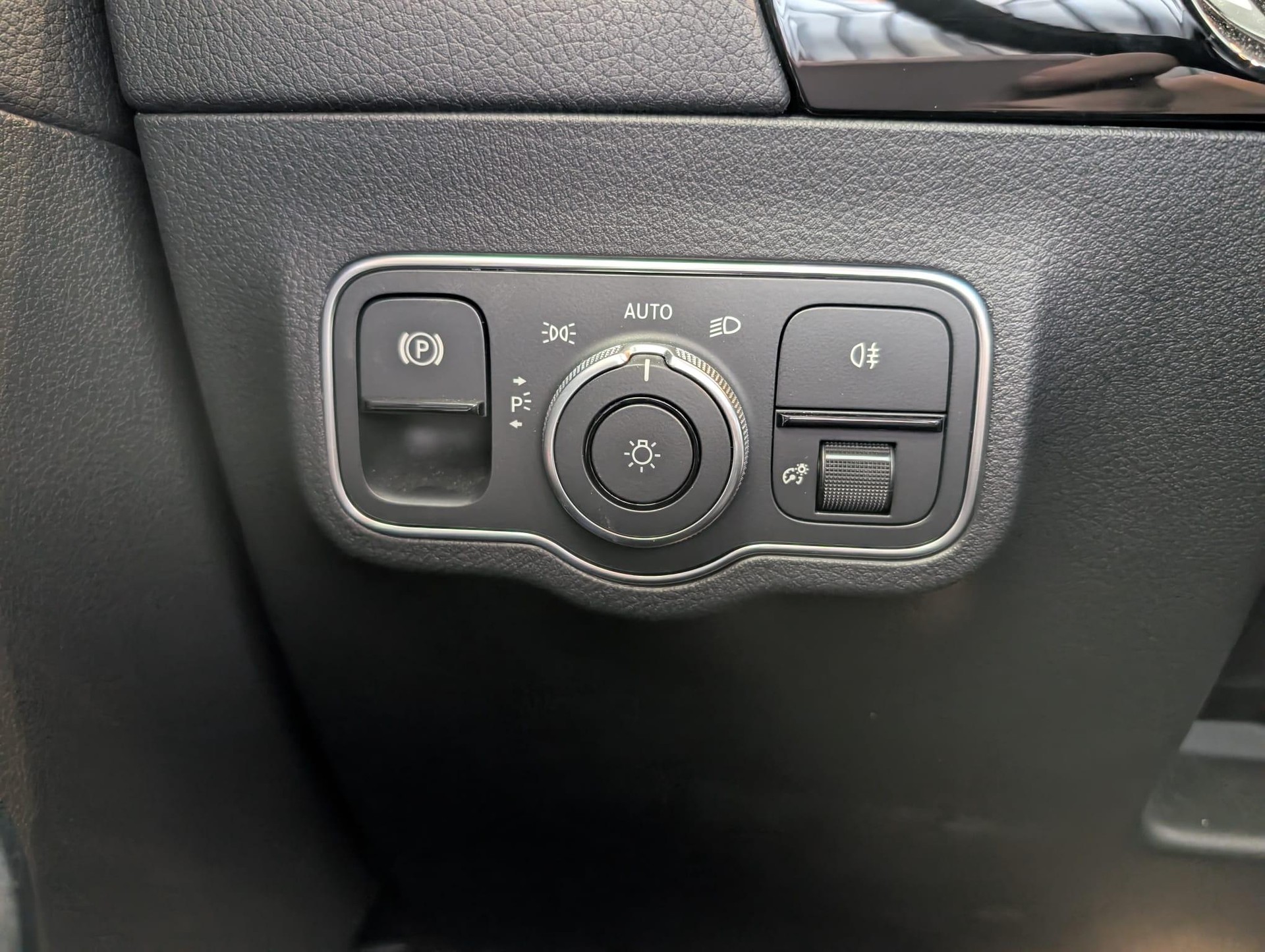 MERCEDES-BENZ GLA 250 AMG Line 4matic - 11