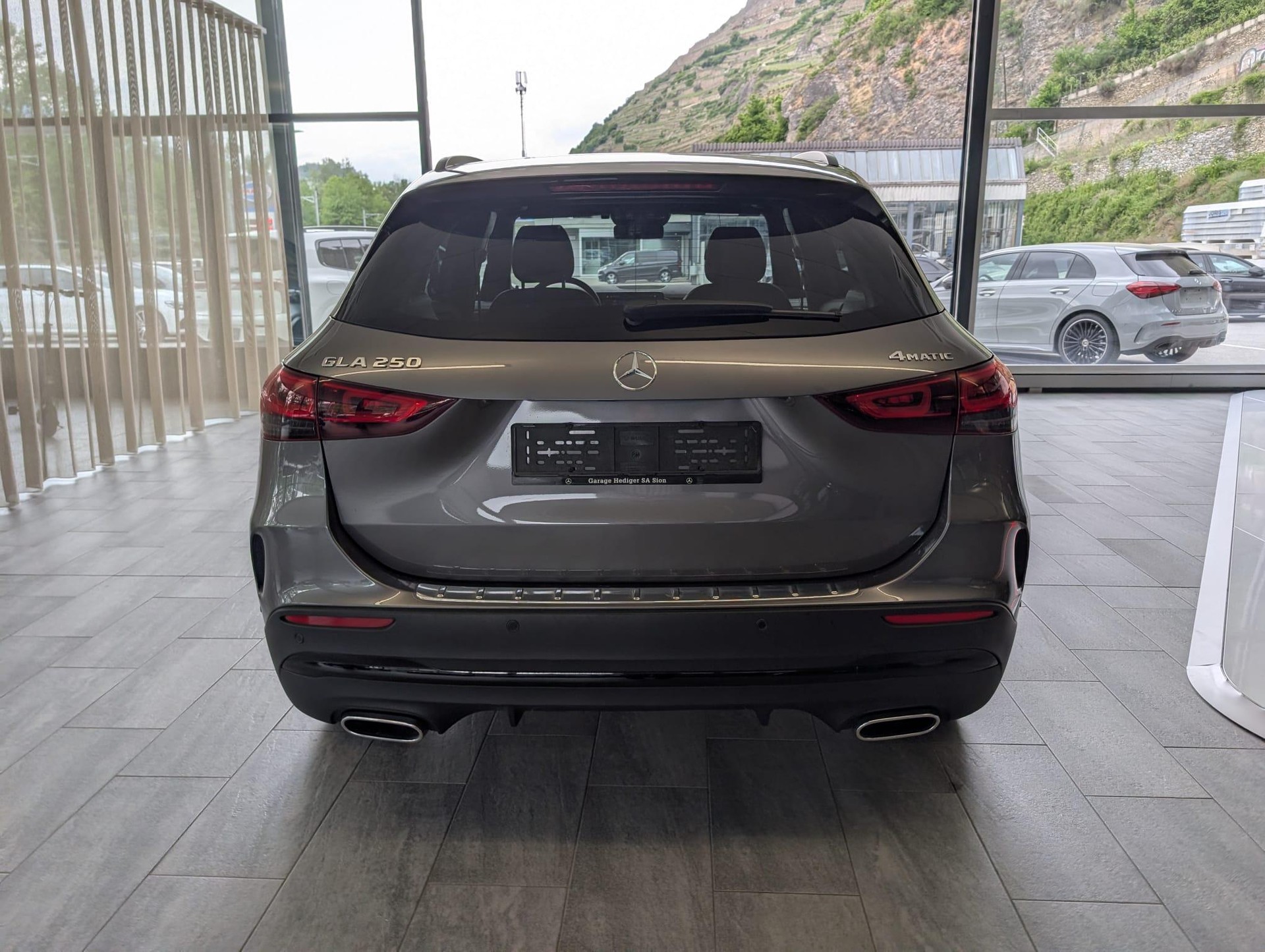 MERCEDES-BENZ GLA 250 AMG Line 4matic - 5