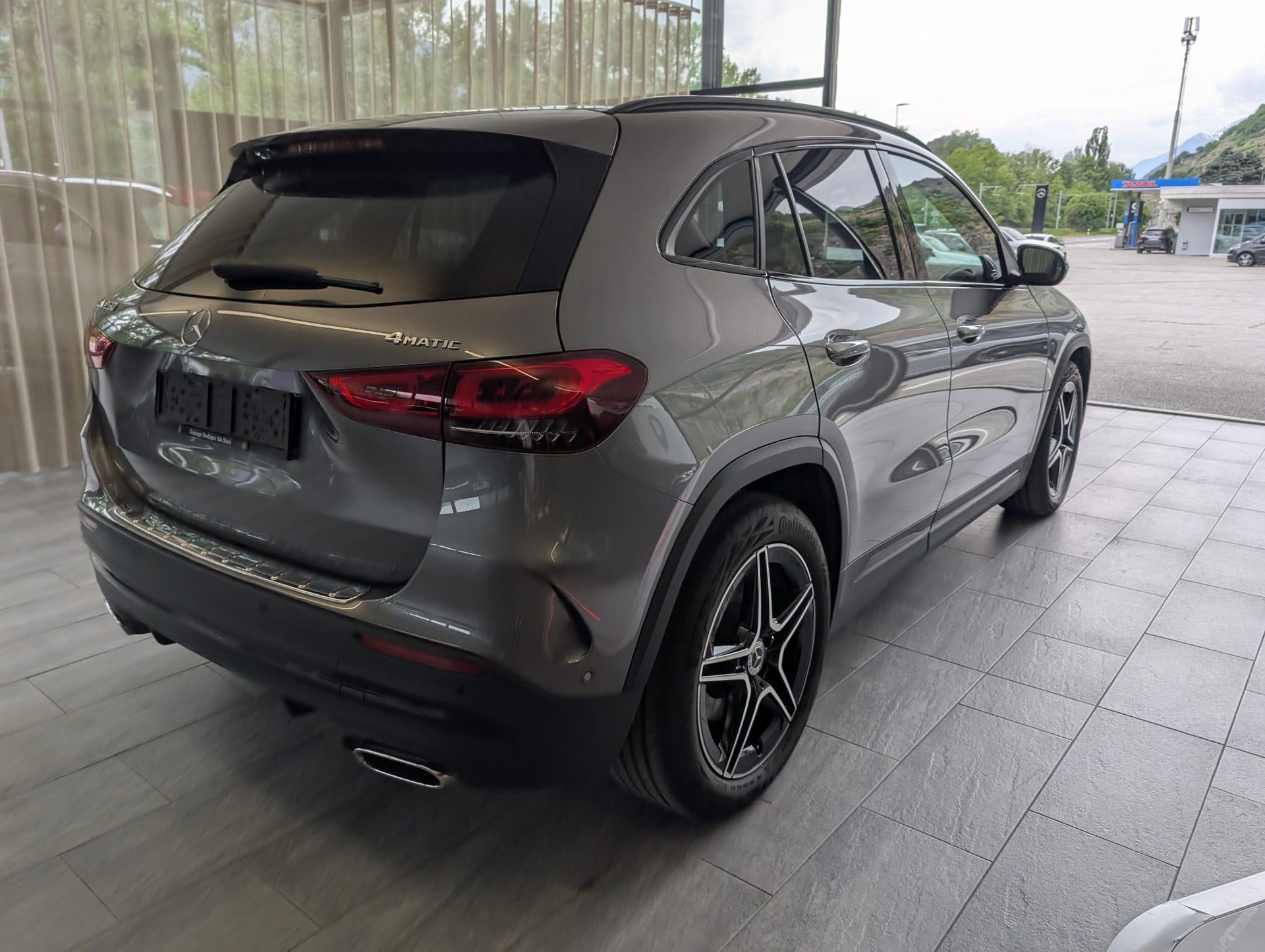 MERCEDES-BENZ GLA 250 AMG Line 4matic - 6