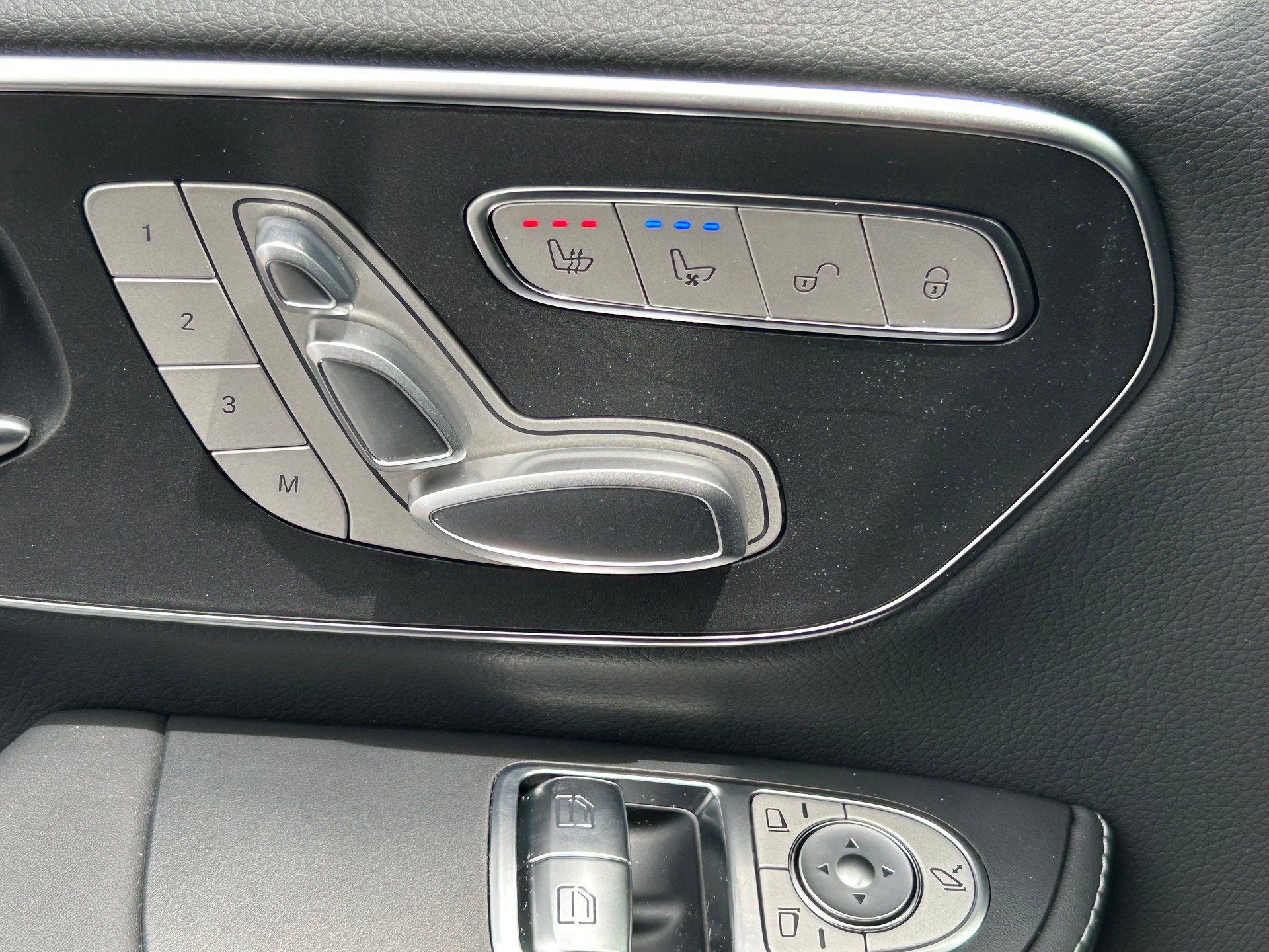 MERCEDES-BENZ V 300d Exclusive Lang SWISS EDITION 4Matic - 15