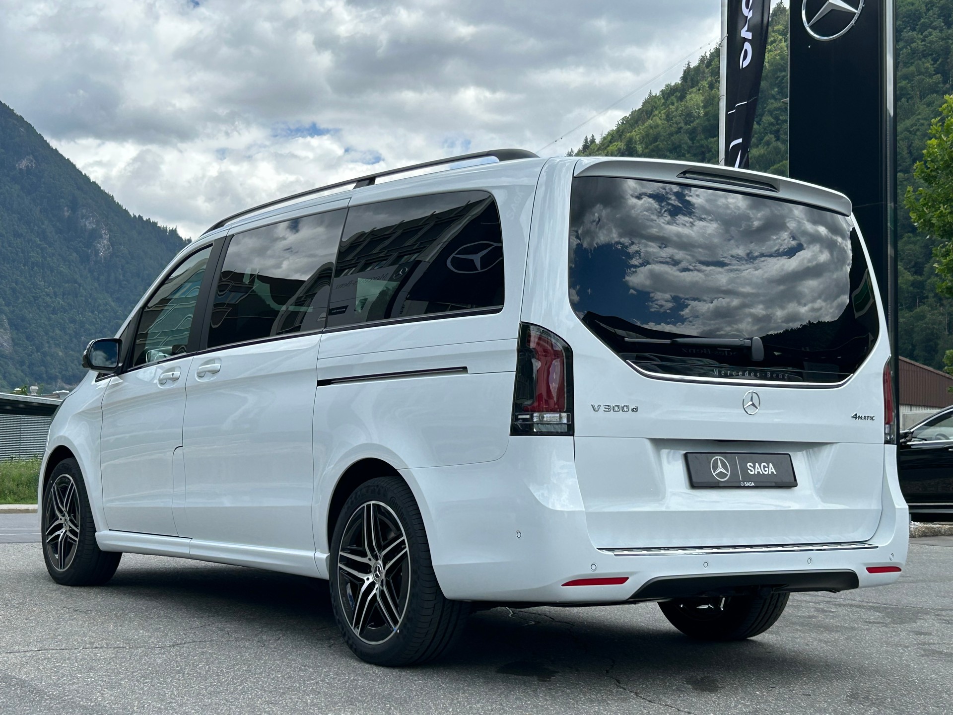 MERCEDES-BENZ V 300d Exclusive Lang SWISS EDITION 4Matic - 8