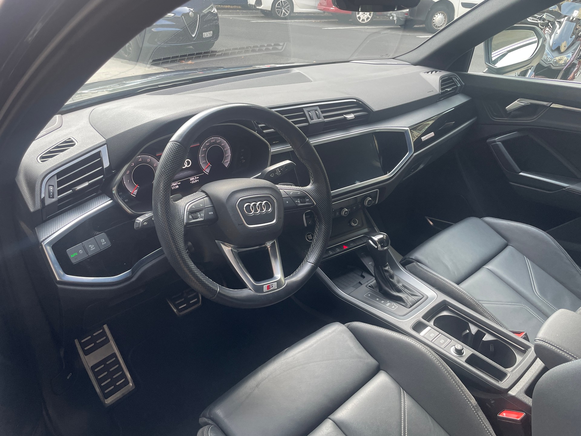 AUDI Q3 35 TFSI S line Attraction S-tronic - 8