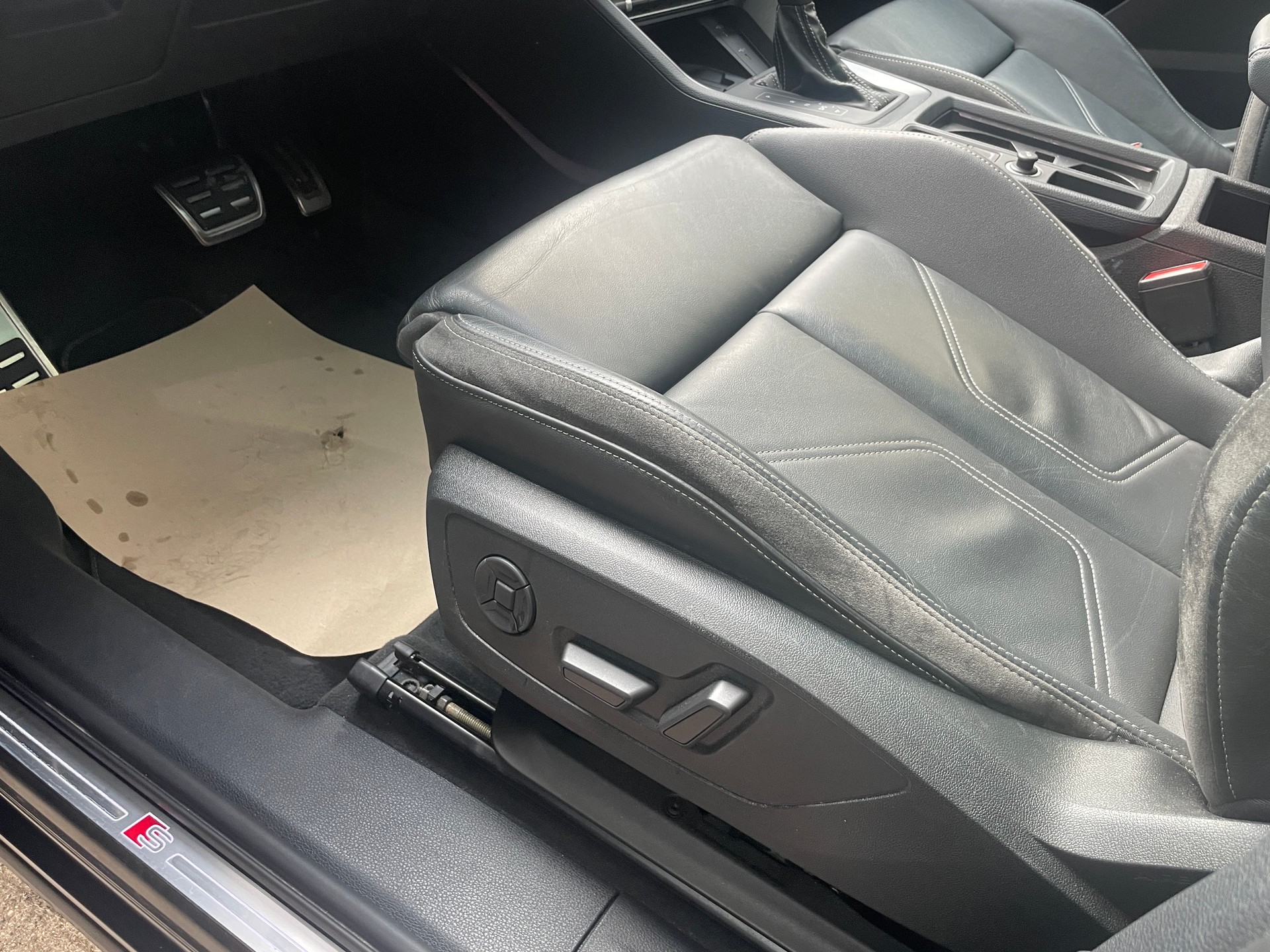 AUDI Q3 35 TFSI S line Attraction S-tronic - 6