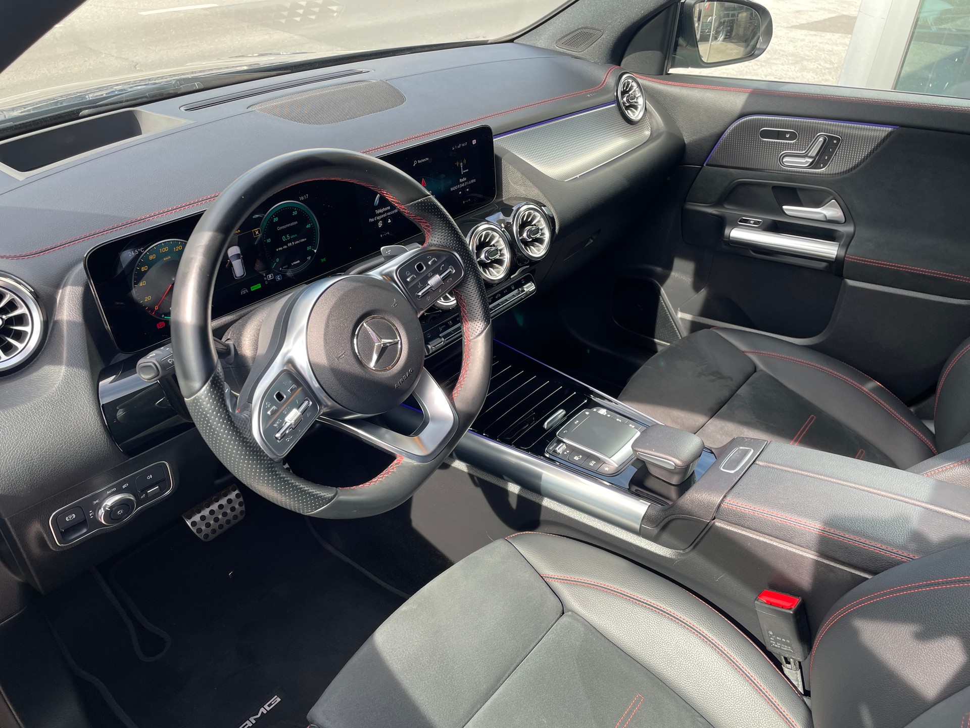 MERCEDES-BENZ EQA 300 AMG Line 4Matic - 10