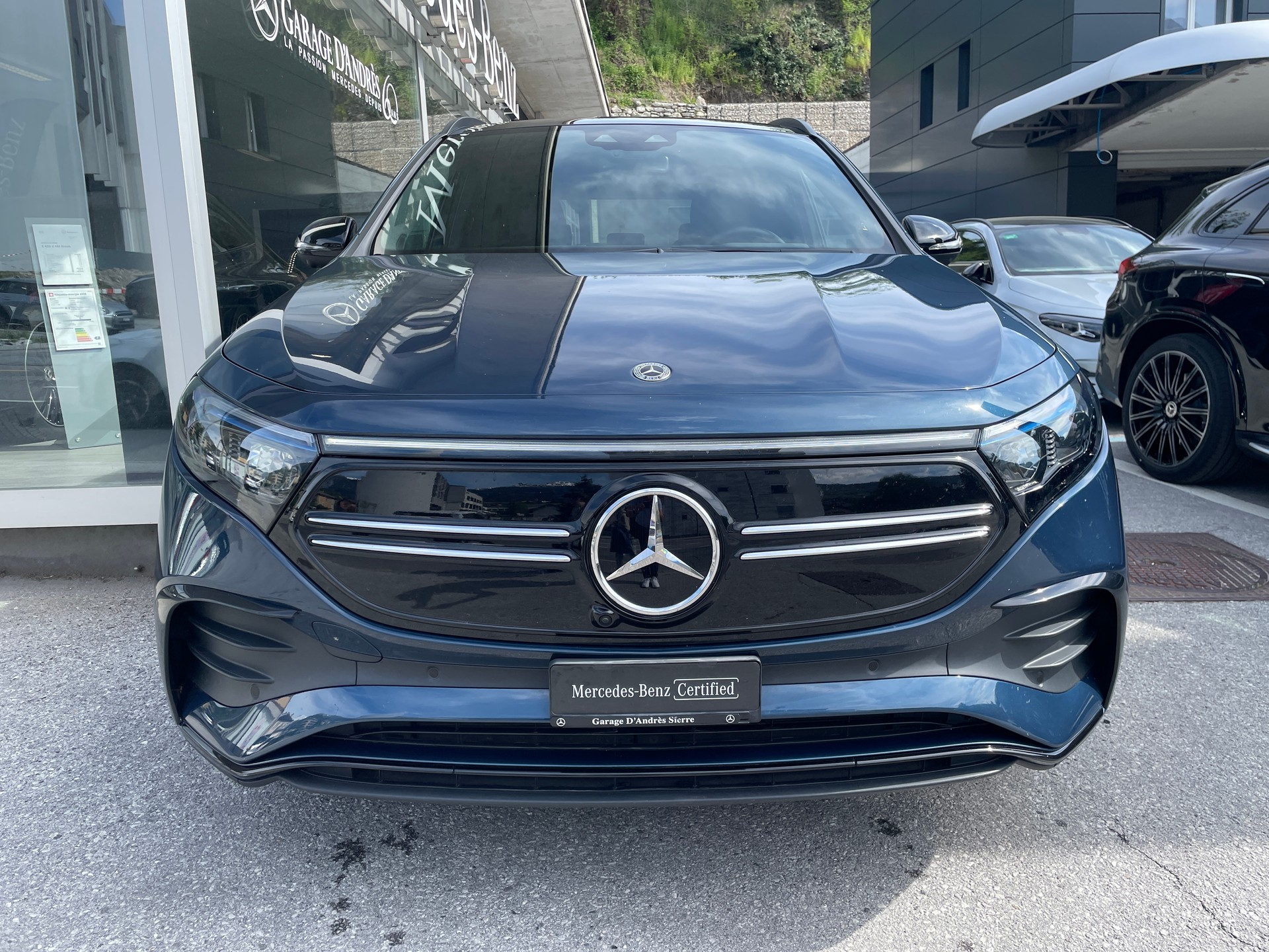 MERCEDES-BENZ EQA 300 AMG Line 4Matic - 2