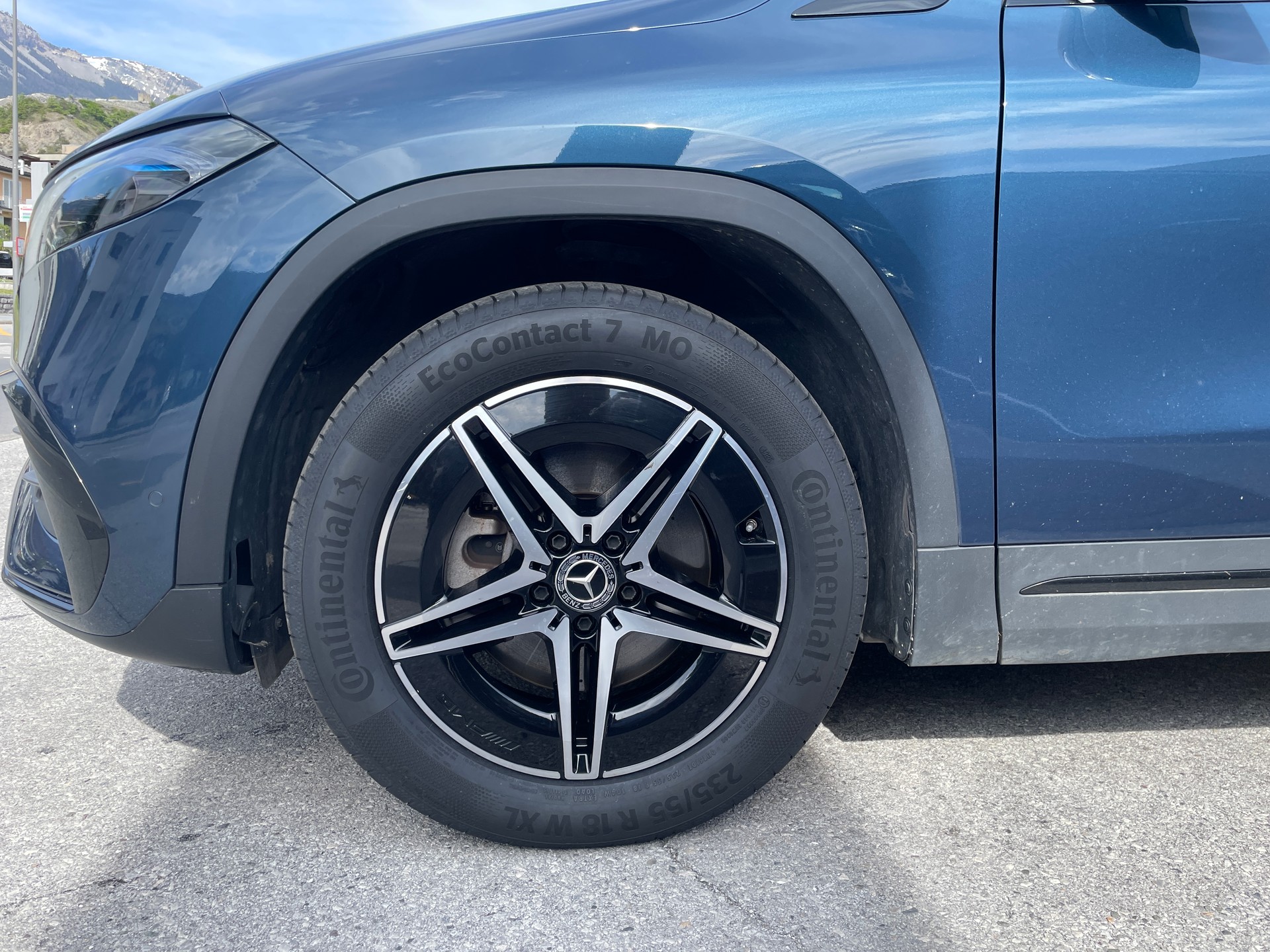 MERCEDES-BENZ EQA 300 AMG Line 4Matic - 3