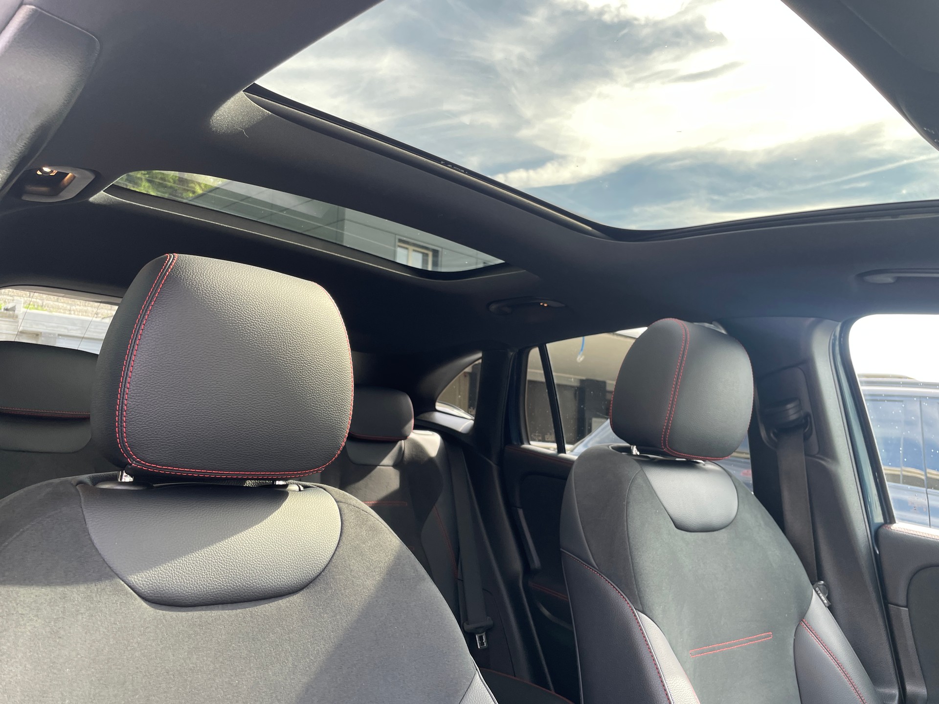 MERCEDES-BENZ EQA 300 AMG Line 4Matic - 20