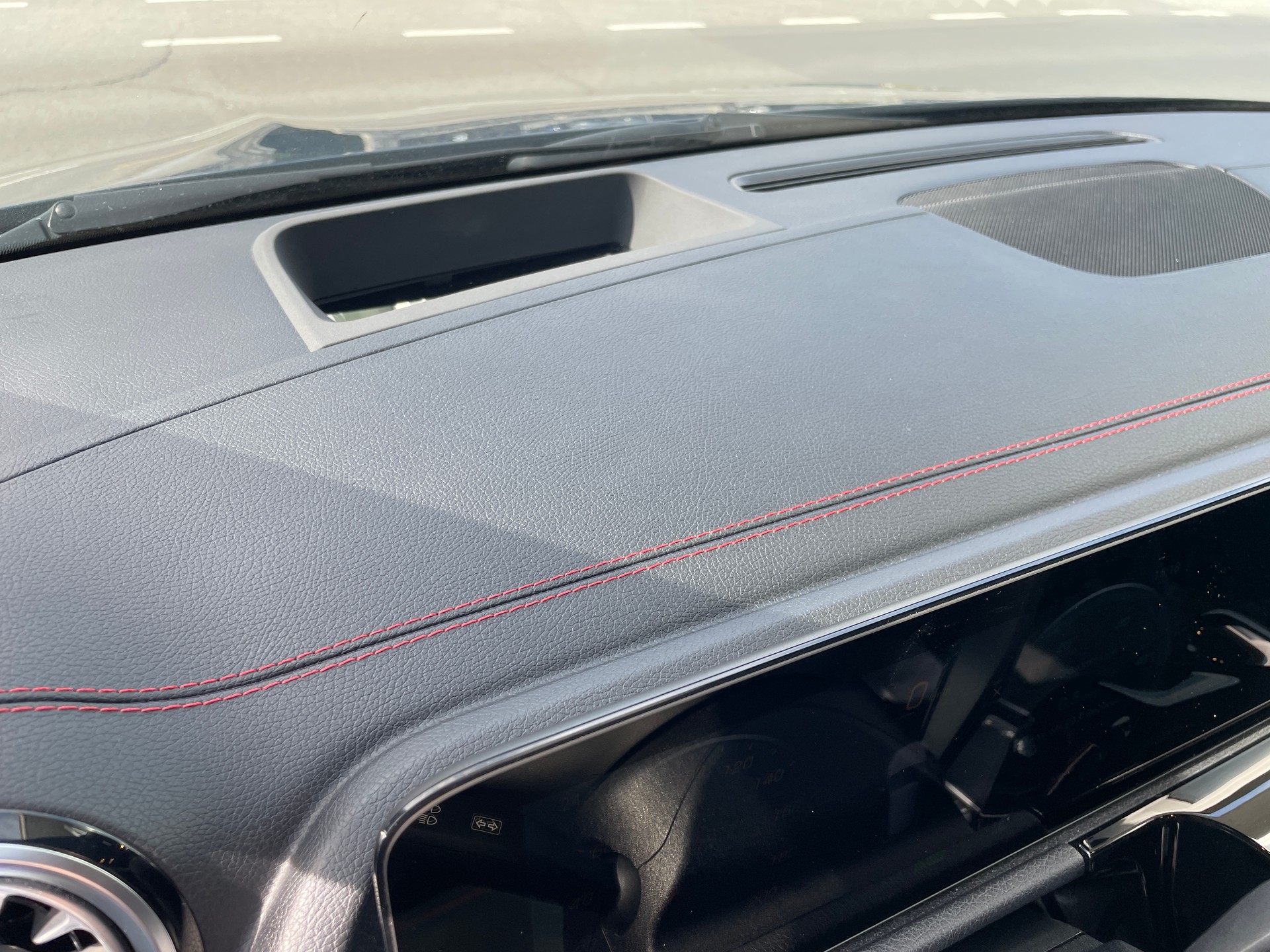 MERCEDES-BENZ EQA 300 AMG Line 4Matic - 14