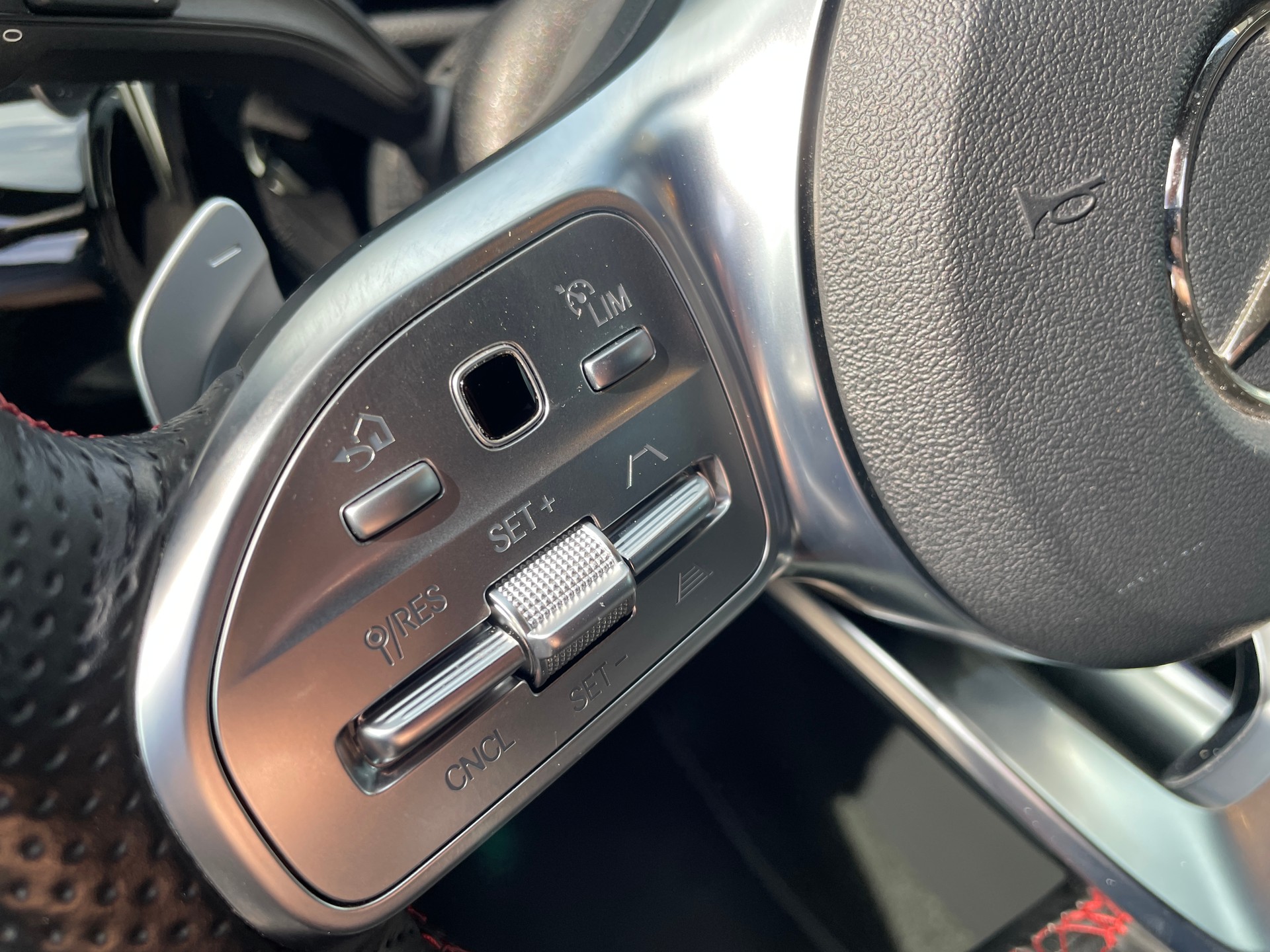 MERCEDES-BENZ EQA 300 AMG Line 4Matic - 15