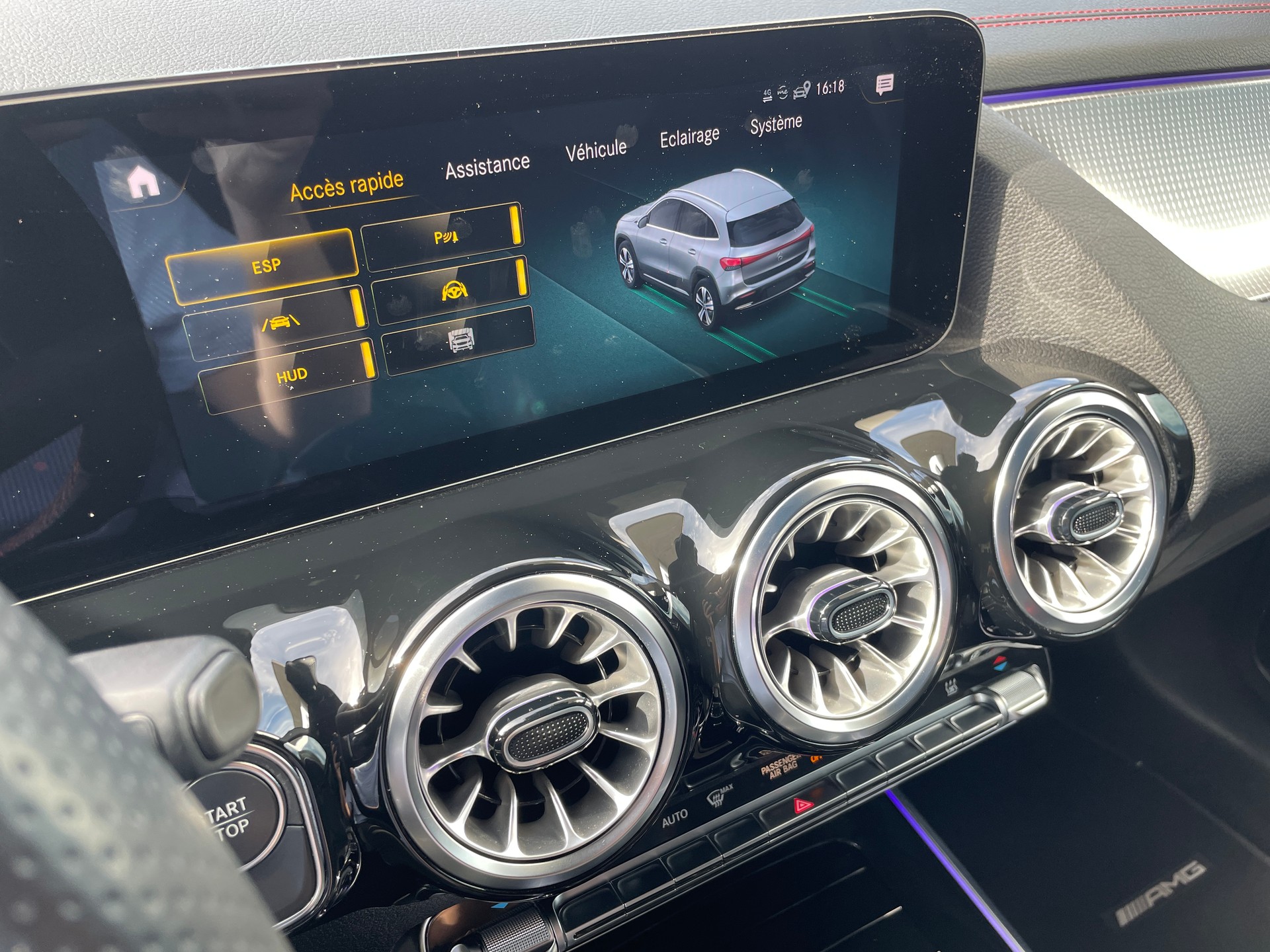 MERCEDES-BENZ EQA 300 AMG Line 4Matic - 17