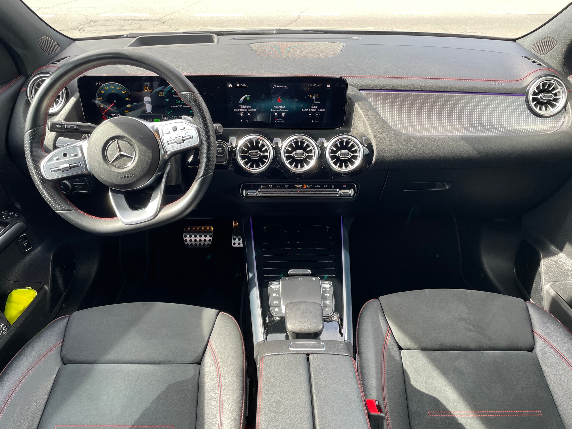 MERCEDES-BENZ EQA 300 AMG Line 4Matic - 12