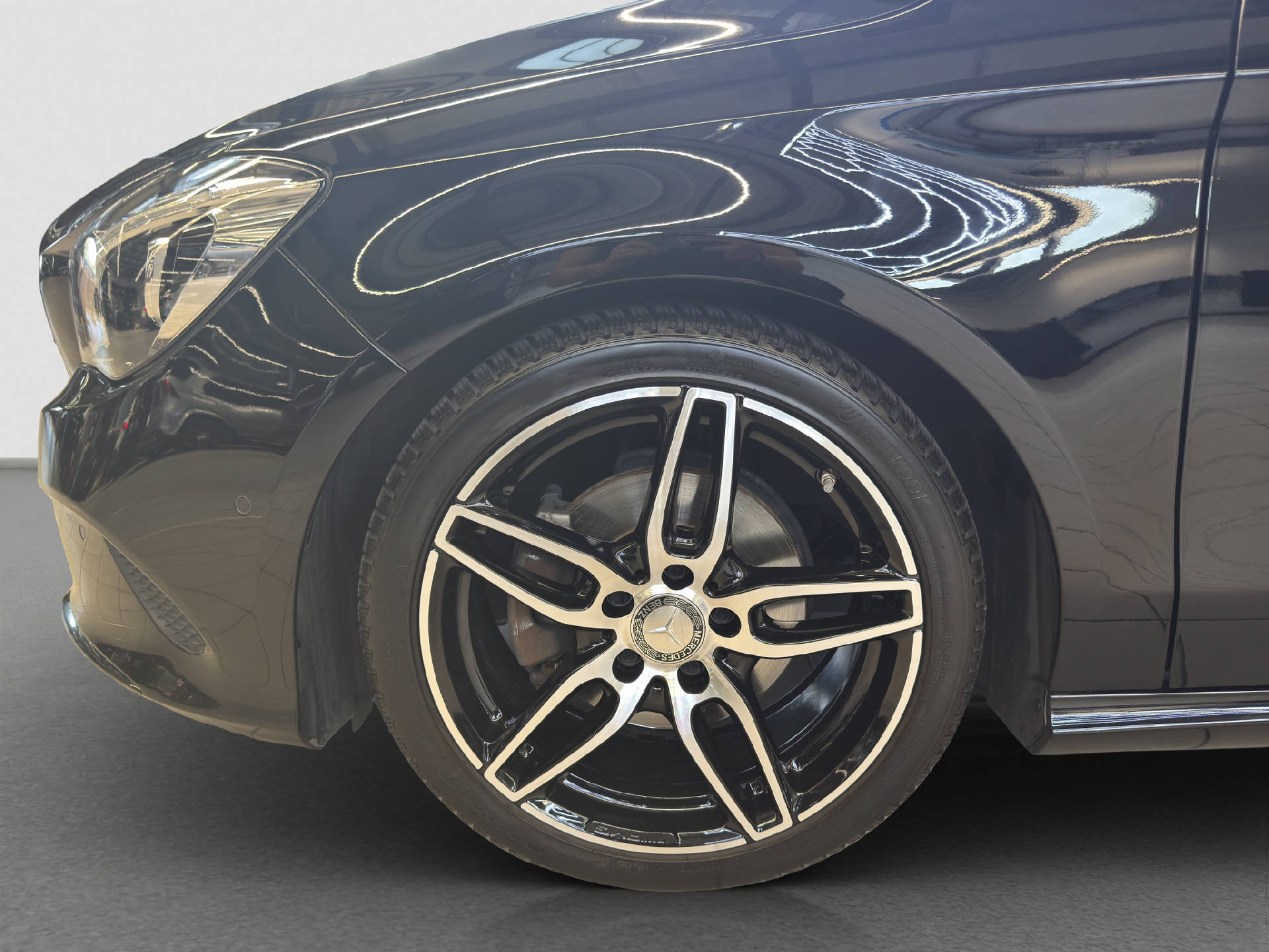 MERCEDES-BENZ CLA 200 Shooting Brake Night Star - 6