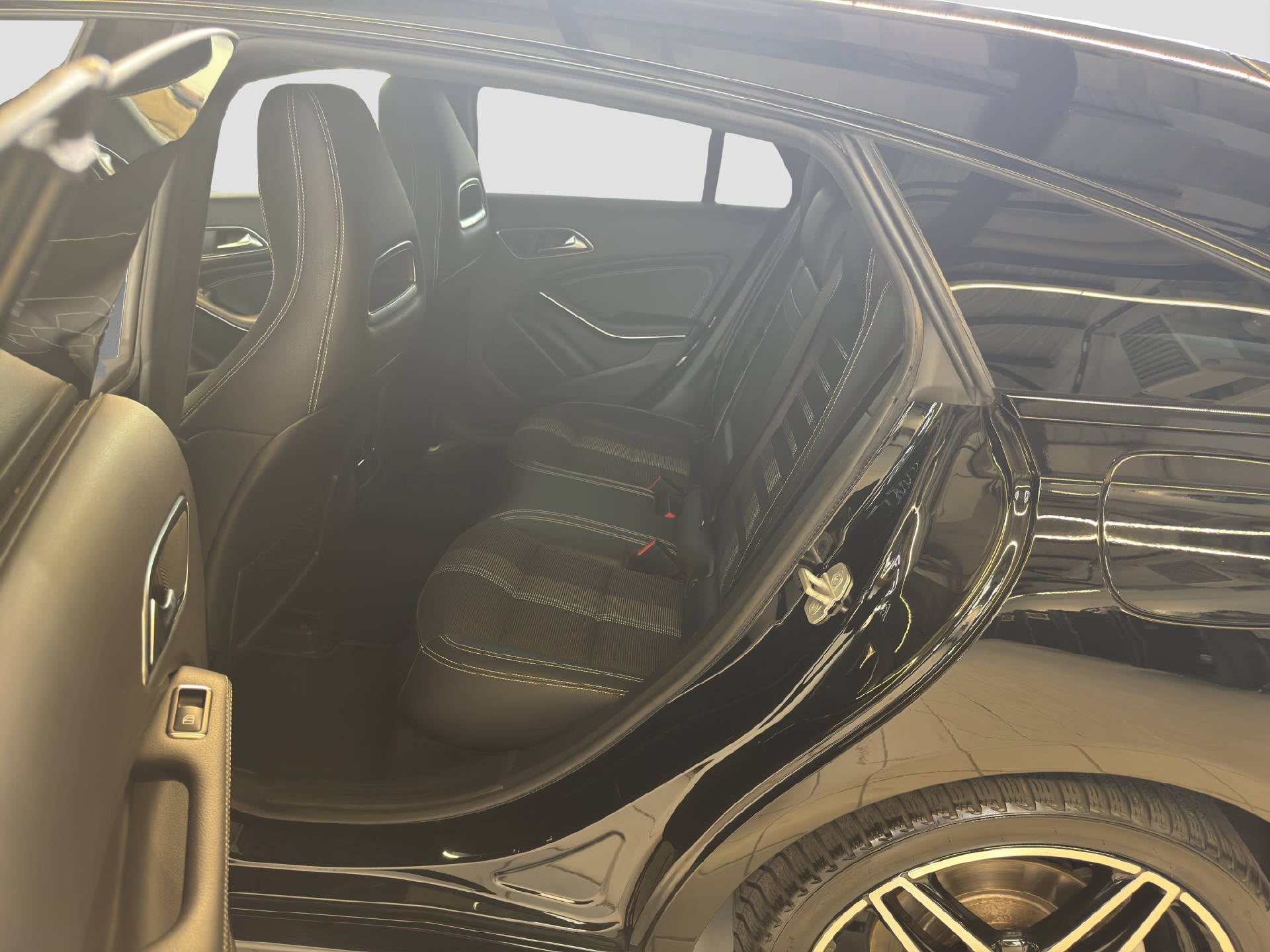 MERCEDES-BENZ CLA 200 Shooting Brake Night Star - 14