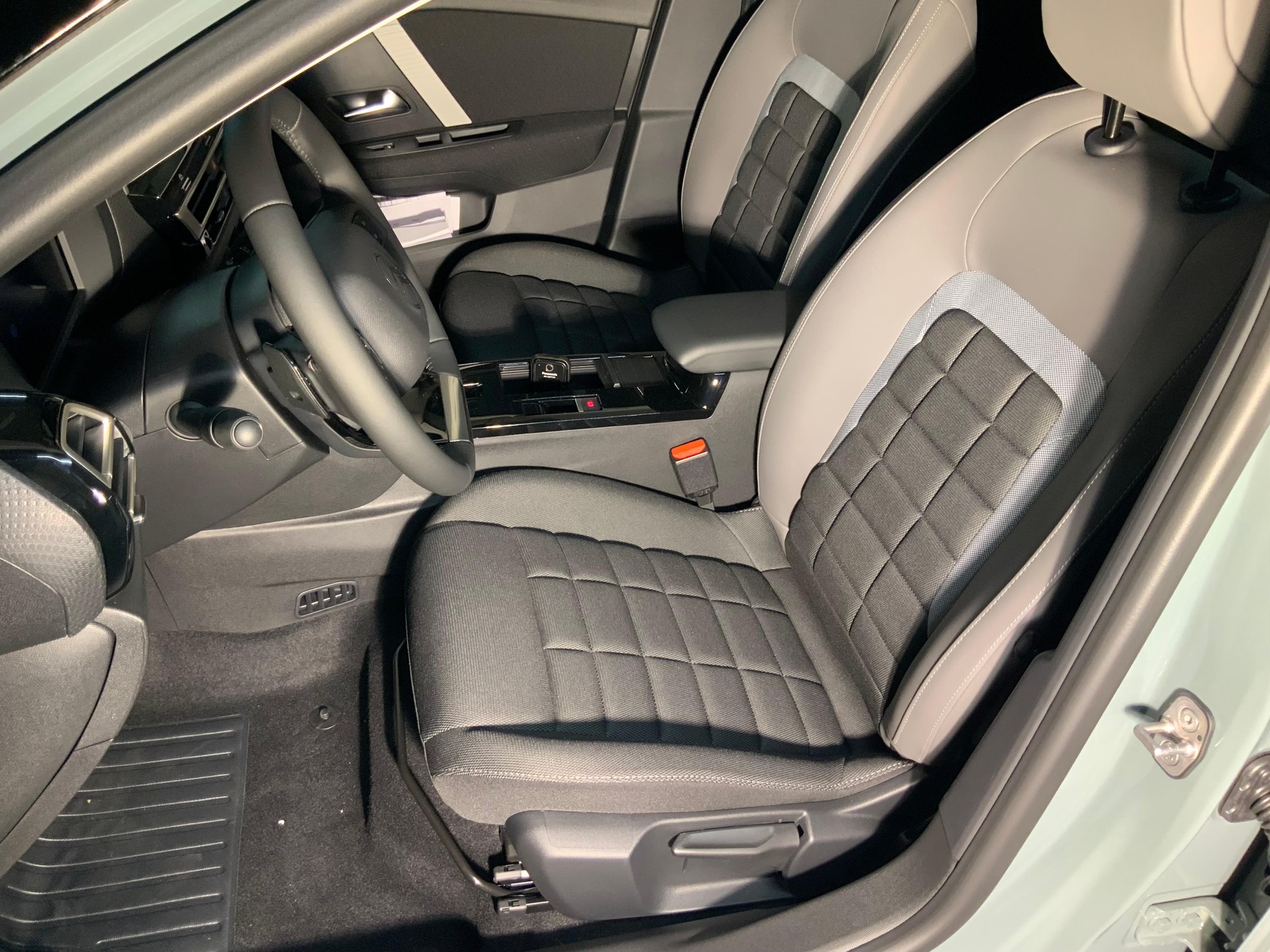 CITROEN C4 1.2 Hybrid Tonic - 10