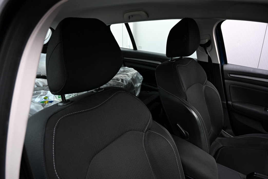 RENAULT Mégane Grandtour 1.5 dCi Business EDC - 6