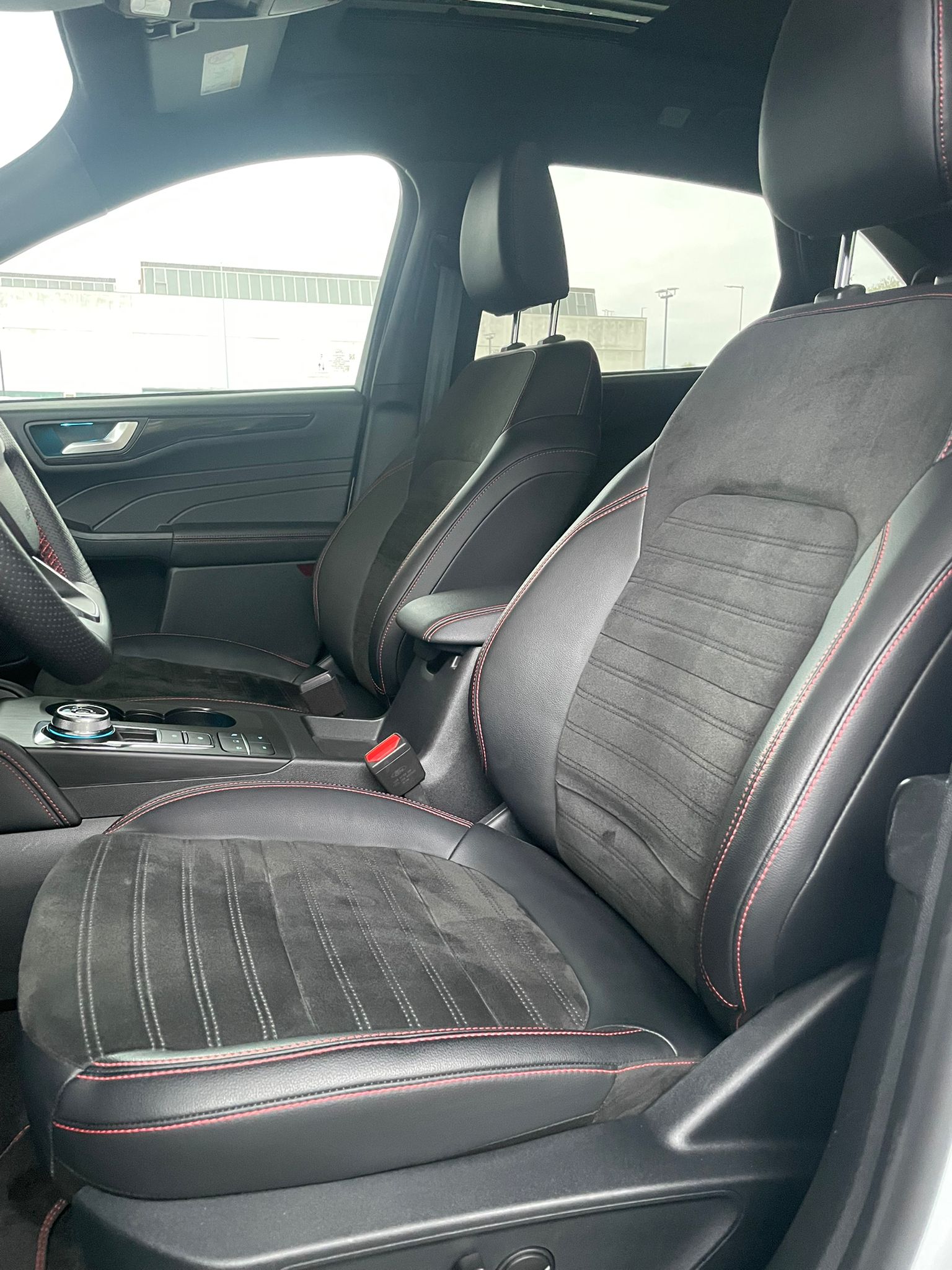 FORD Kuga 2.5 Plug-in Hybrid ST-Line X-6