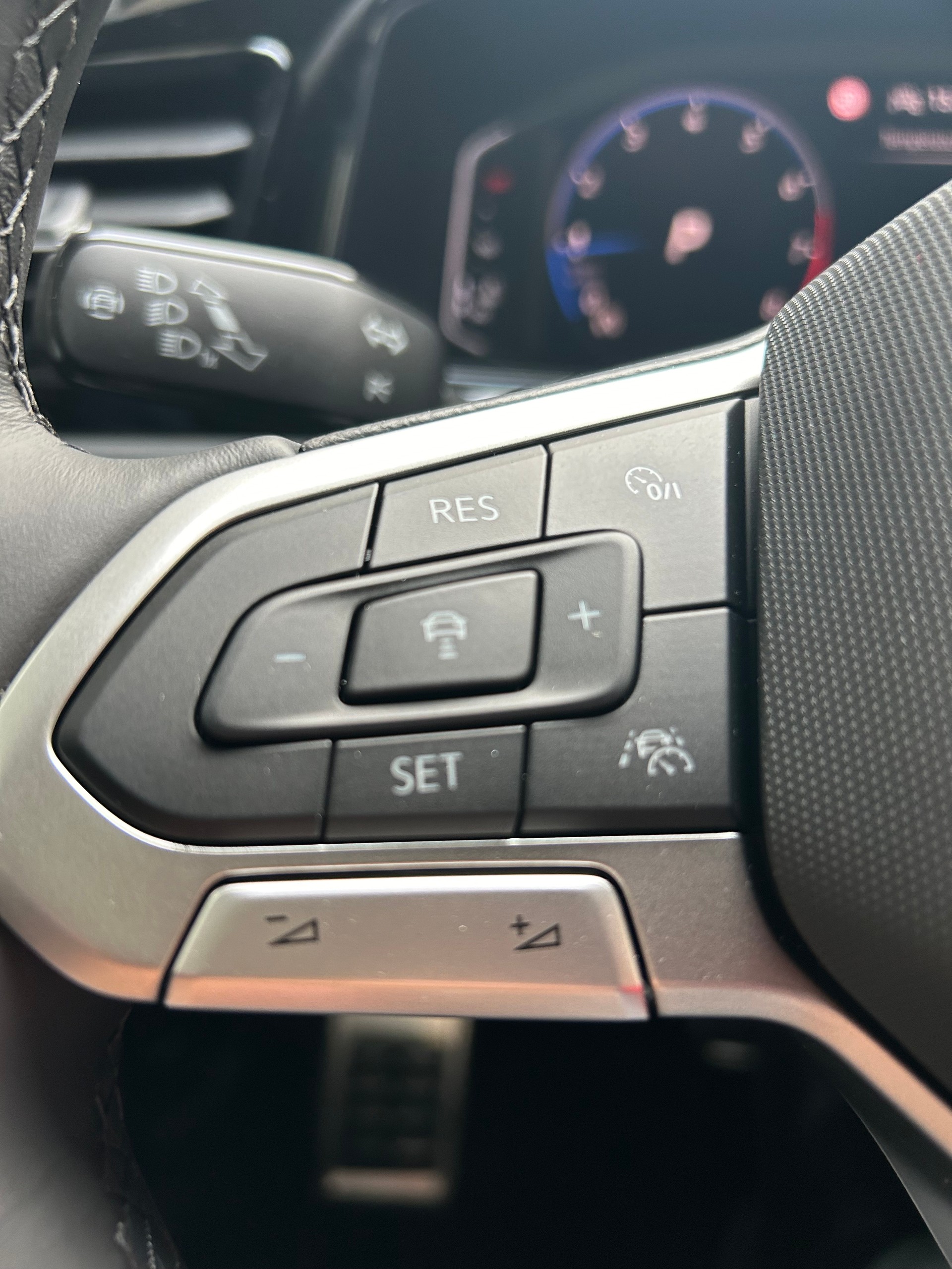 VW T-Roc 1.5 TSI R-Line DSG - 10