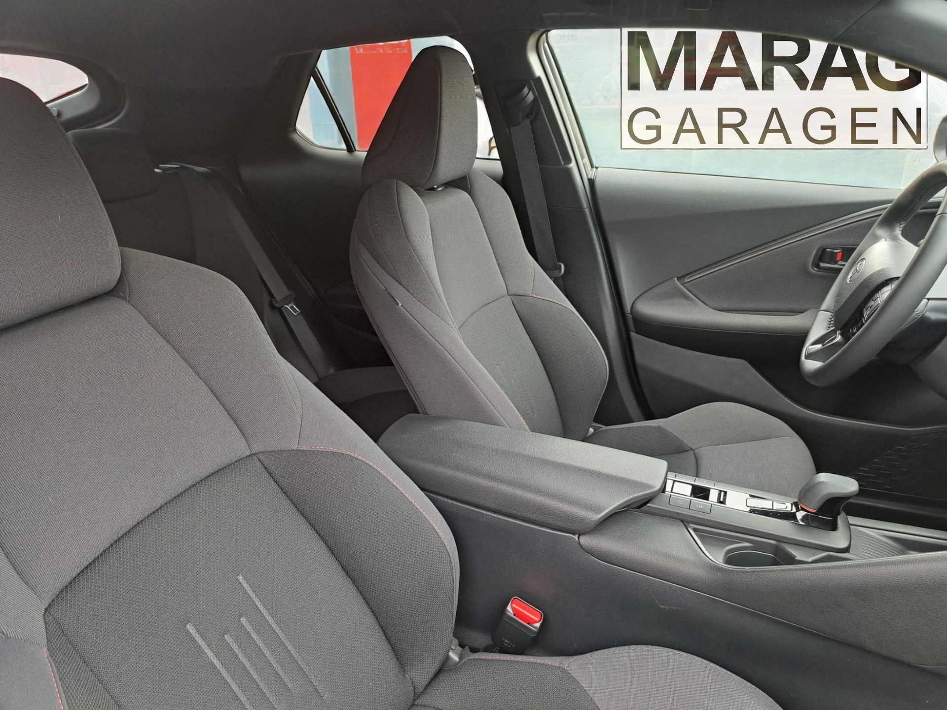 TOYOTA C-HR 2.0 PHEV CVT Swiss Edition - 6