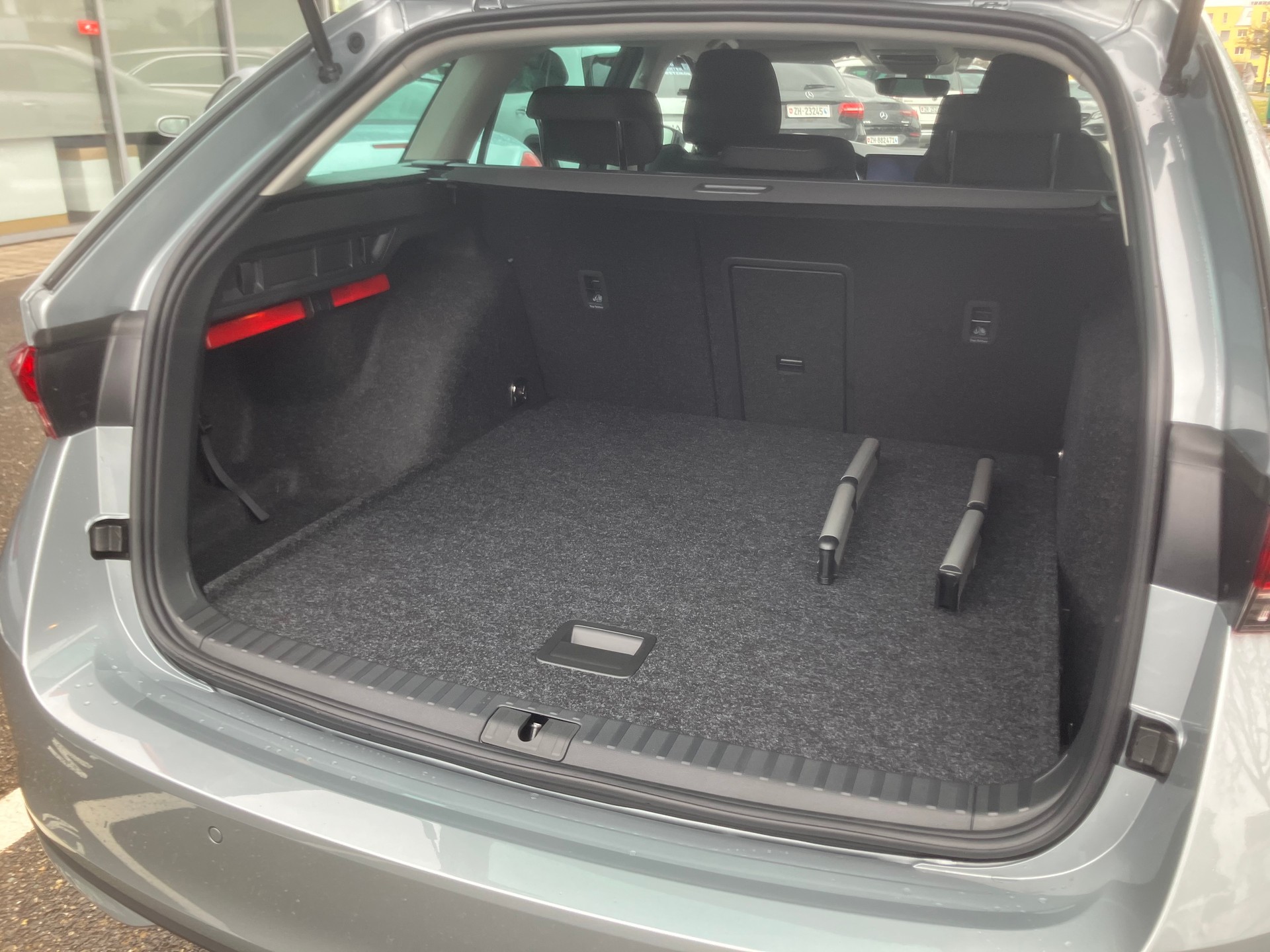 SKODA Octavia Combi 2.0 TSI DSG Selection 4x4 - 7