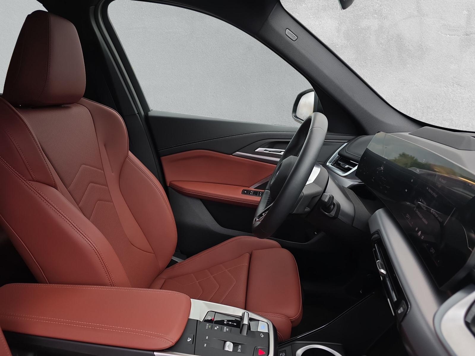 BMW iX1 20 M Sport eDrive U11 (CH) AHK 750KG **100 % électrique** - 14