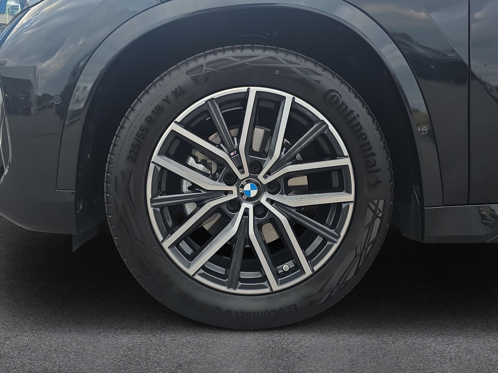 BMW iX1 20 M Sport eDrive U11 (CH) AHK 750KG **100 % électrique** - 10