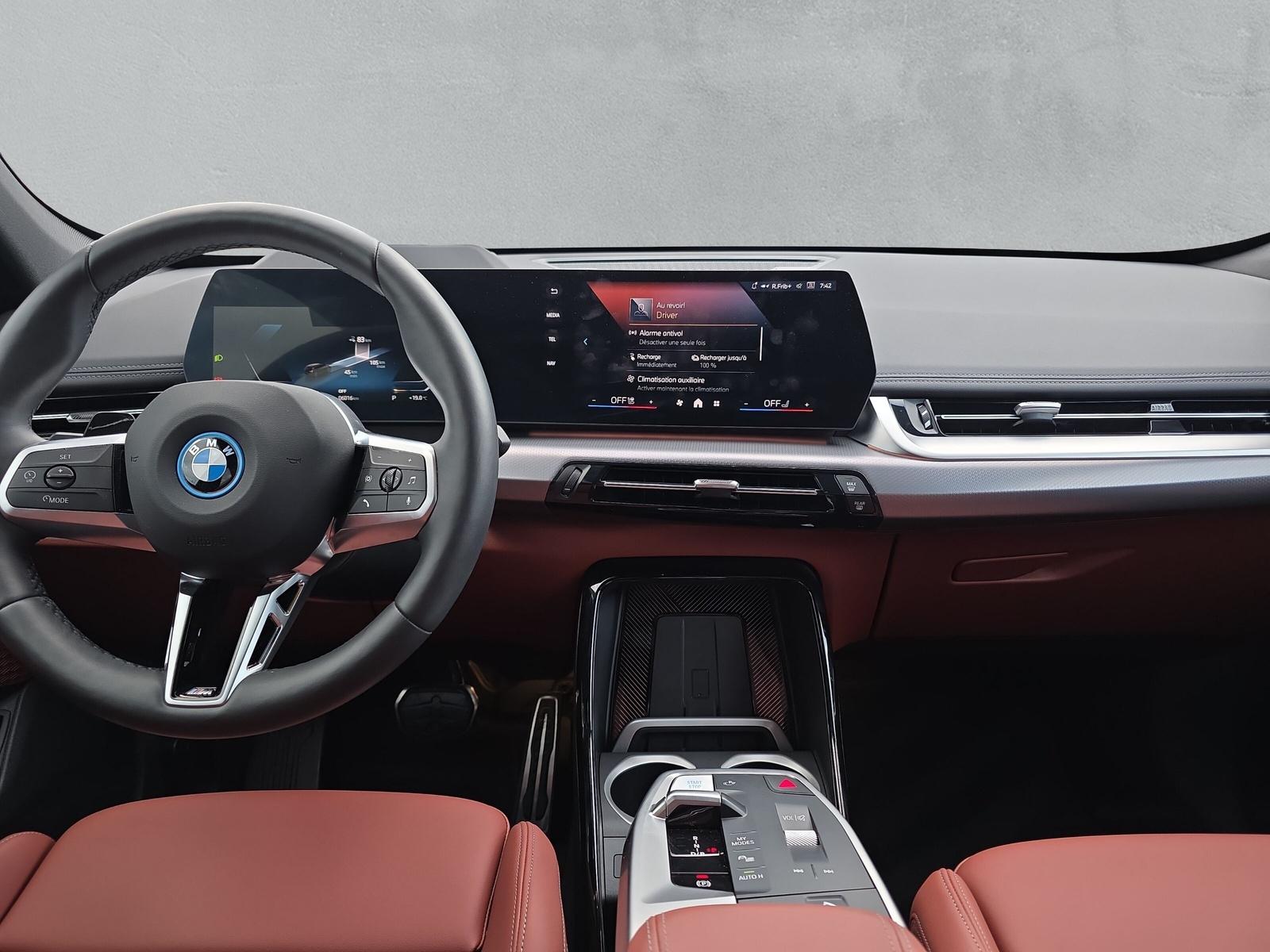 BMW iX1 20 M Sport eDrive U11 (CH) AHK 750KG **100 % électrique** - 17