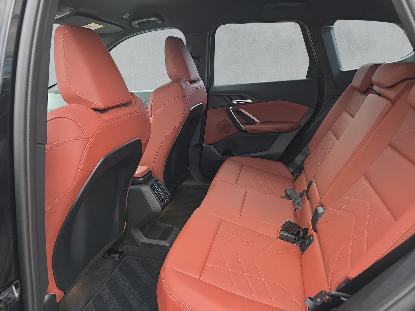 BMW iX1 20 M Sport eDrive U11 (CH) AHK 750KG **100 % électrique** - 16