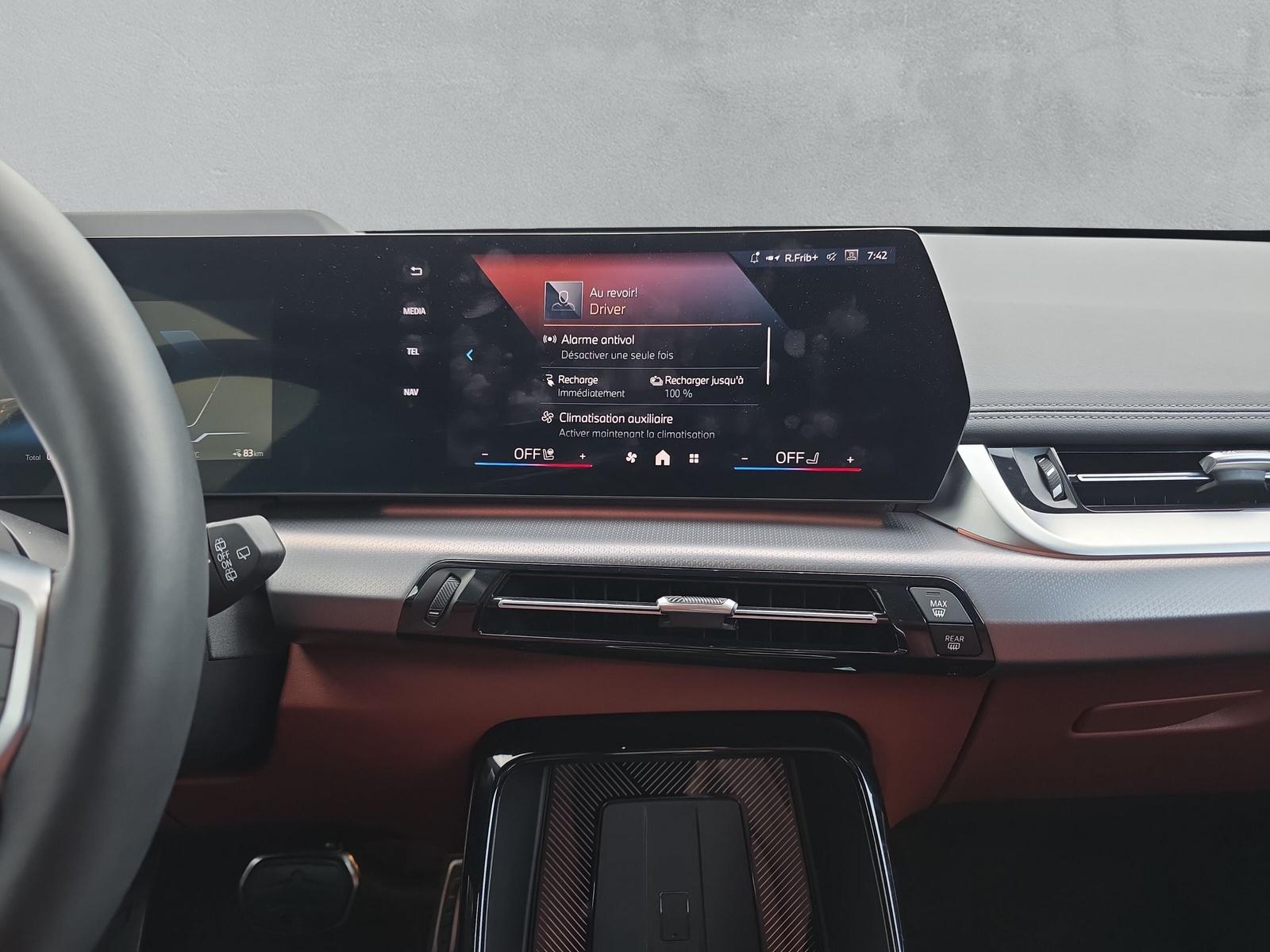 BMW iX1 20 M Sport eDrive U11 (CH) AHK 750KG **100 % électrique** - 19