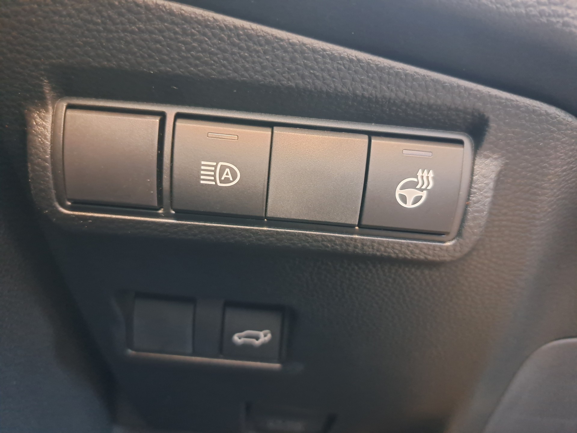 TOYOTA Corolla Cross 2.0 Premium e-CVT AWD - 16